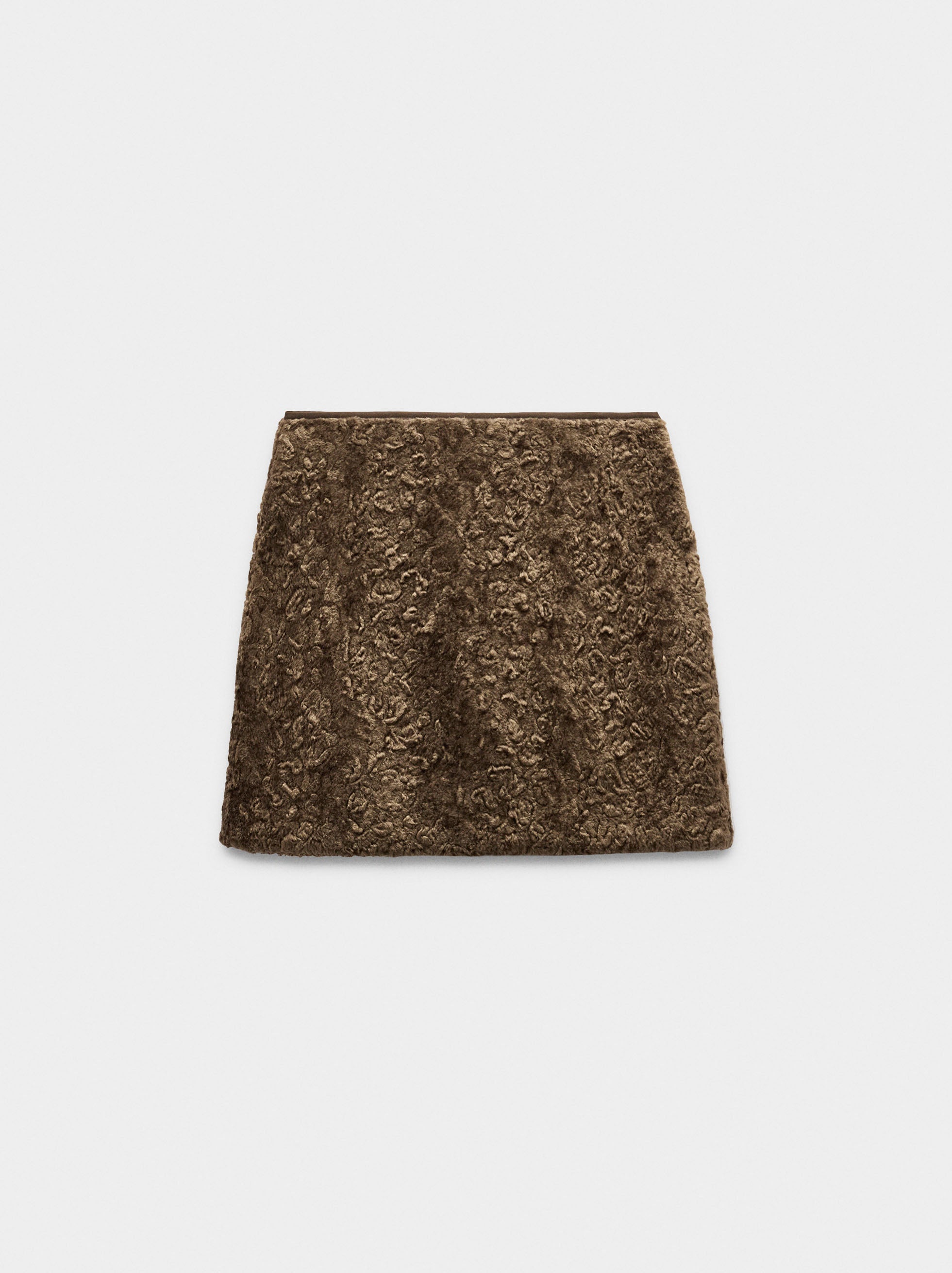 Falda Corta Con Textura