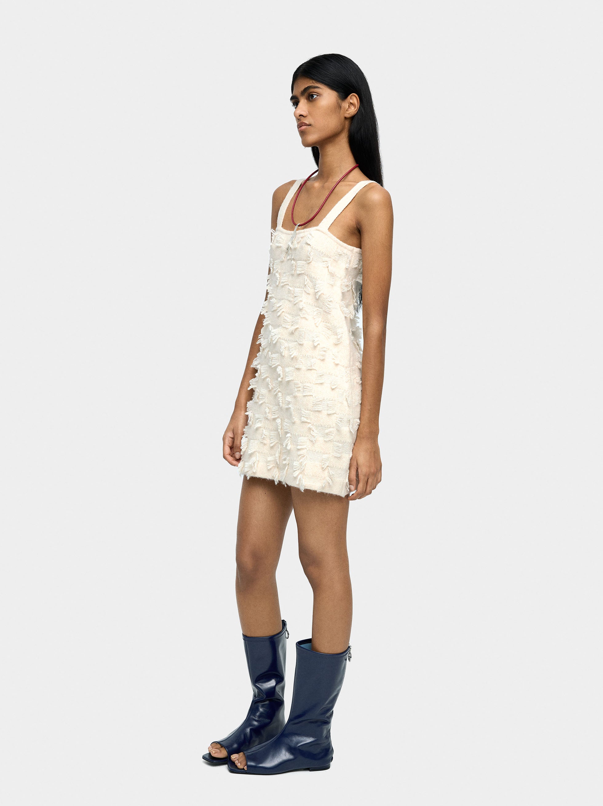 Vestido Corto De Punto Con Flecos