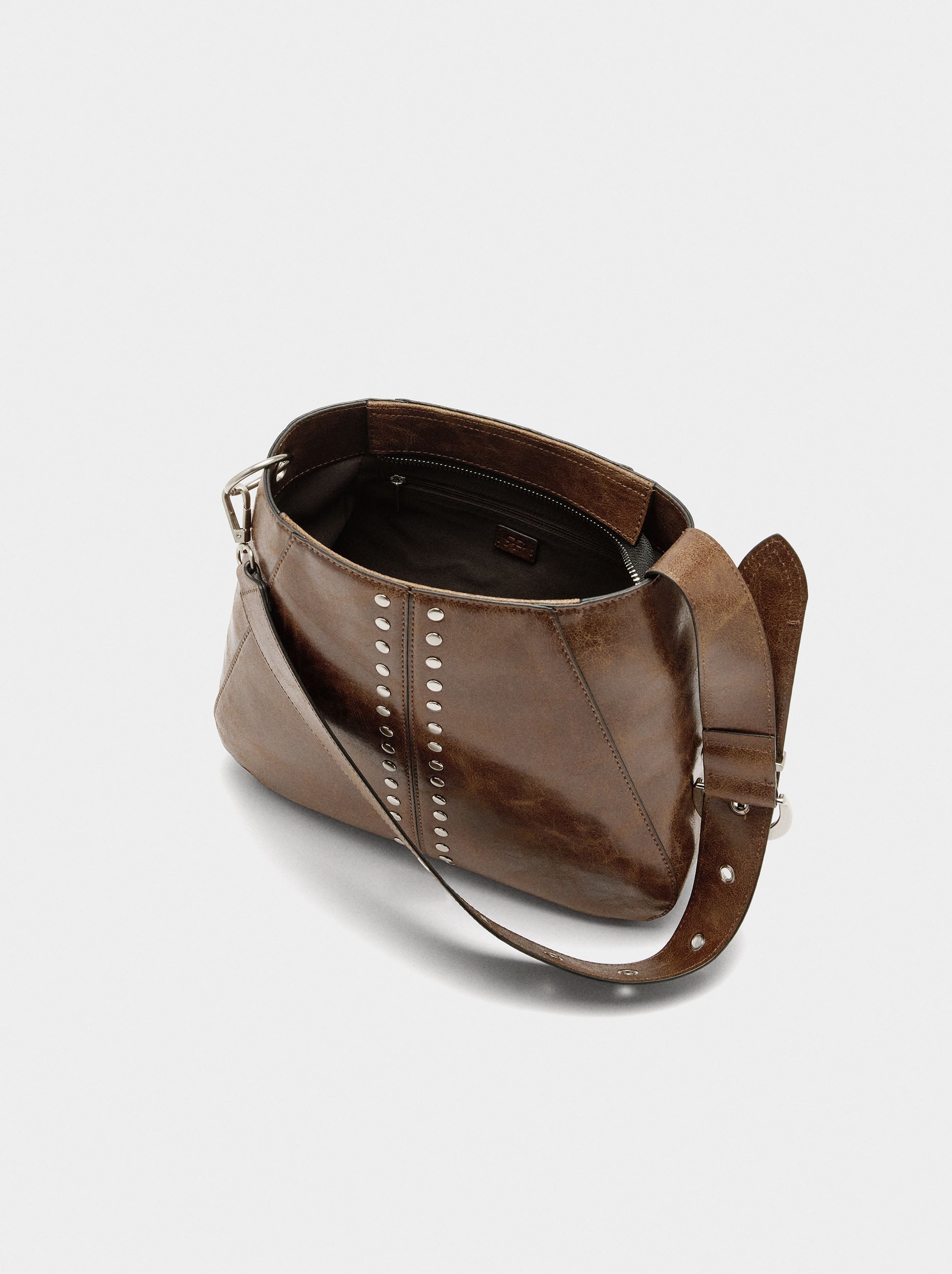 Bolso De Hombro Con Tachuelas