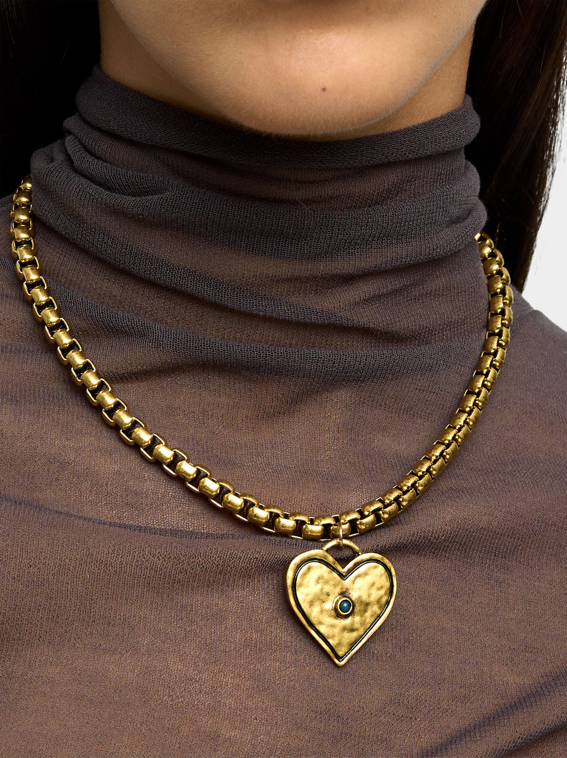 Collar Corto De Eslabones Con Corazón
