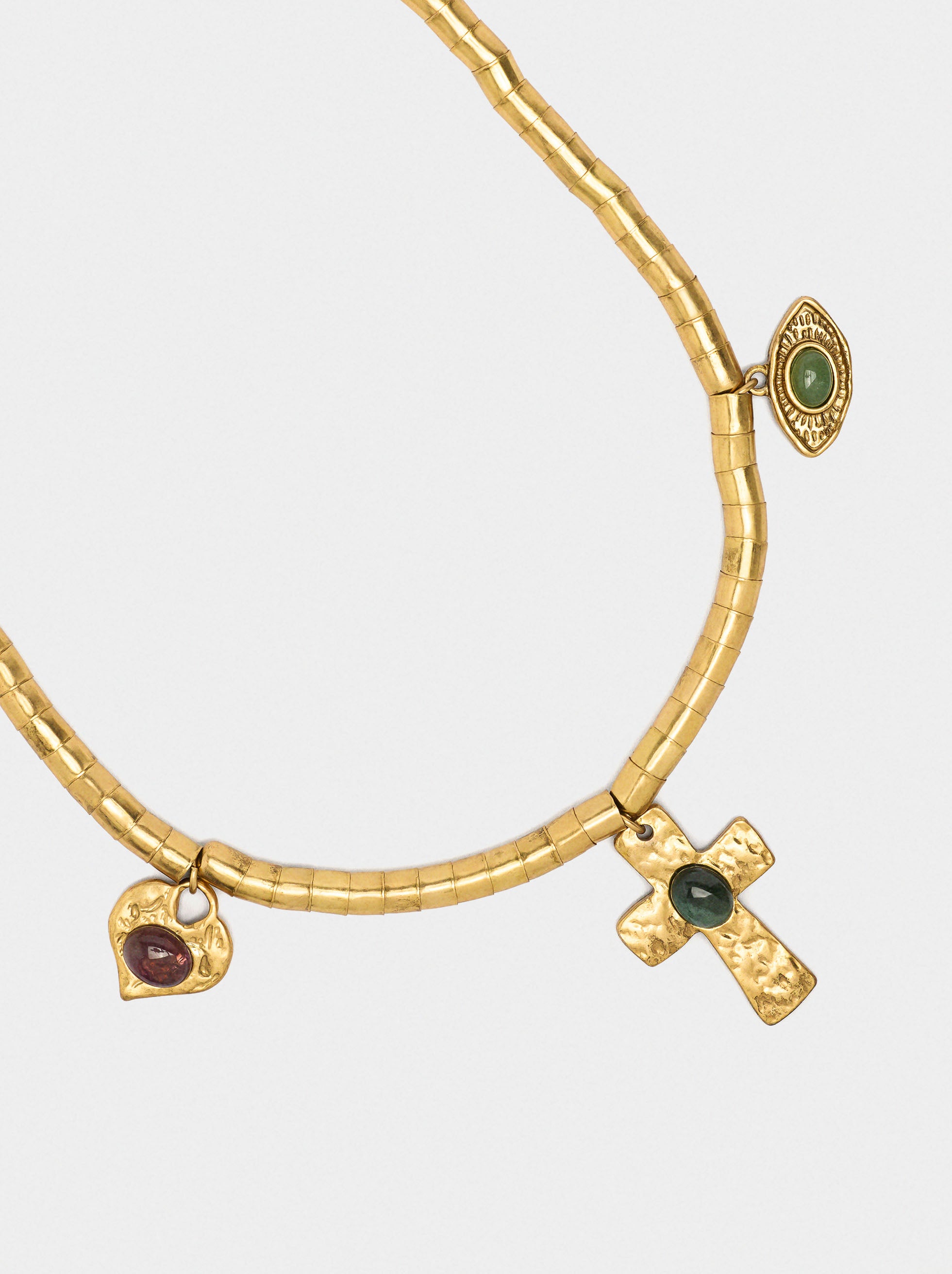Collar Corto Con Colgantes De Piedras
