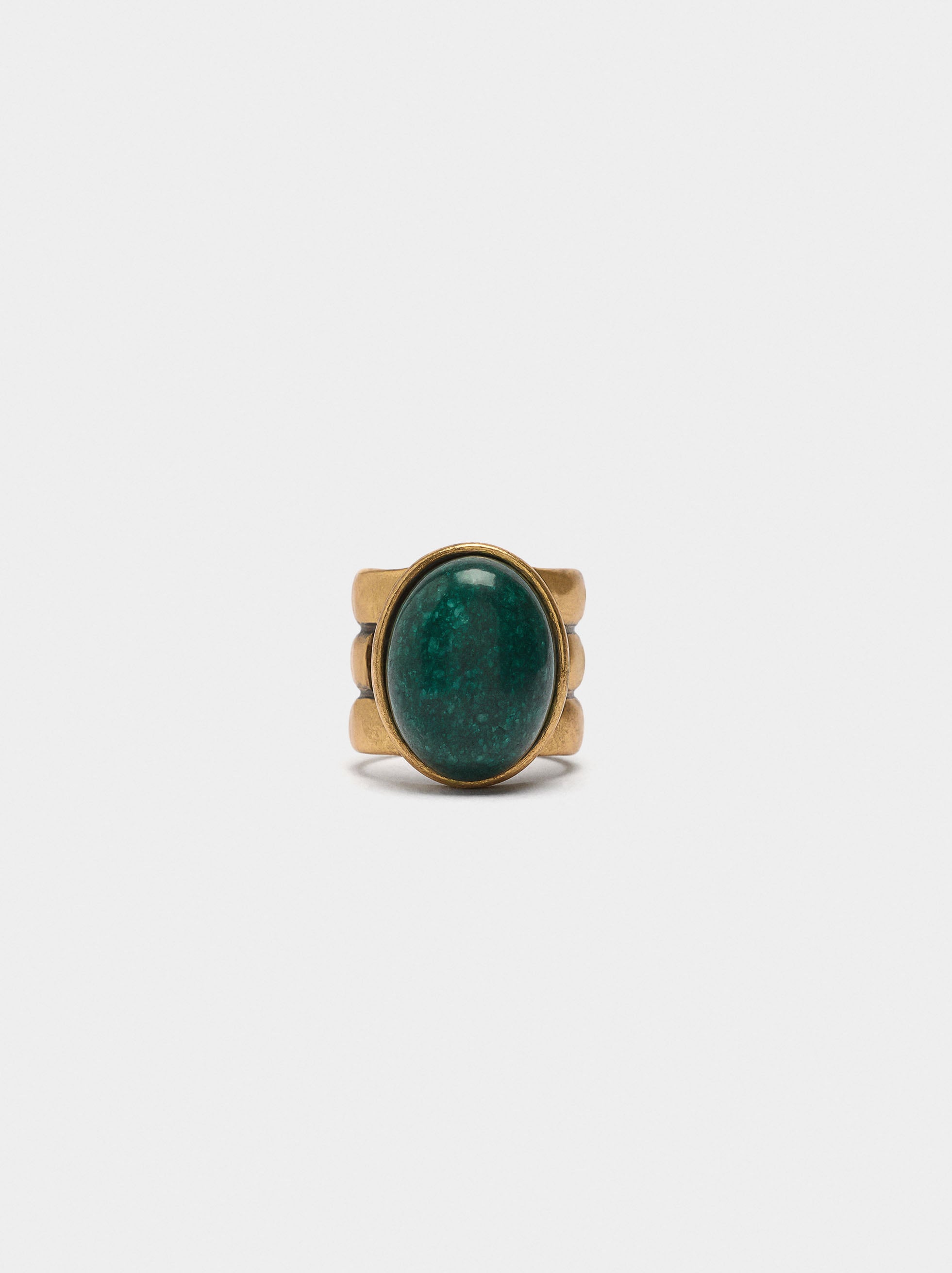 Anillo Ovalado De Piedra