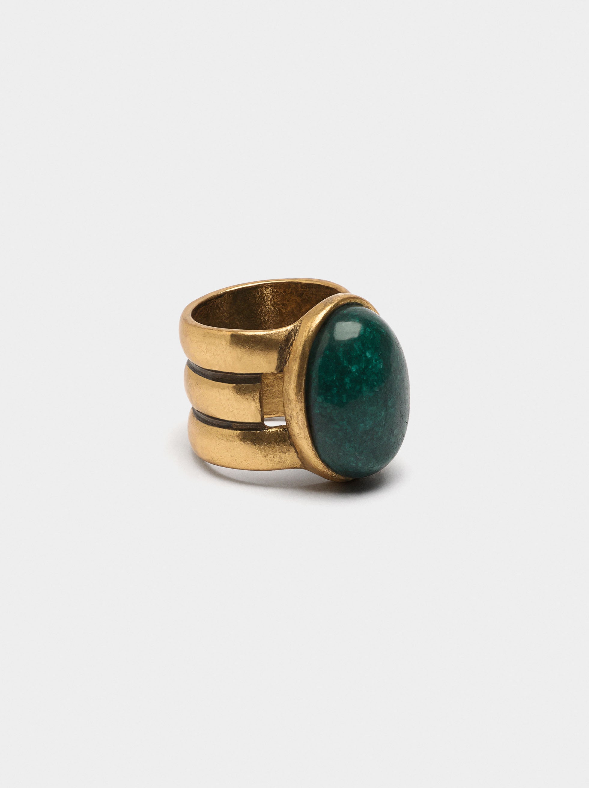 Anillo Ovalado De Piedra