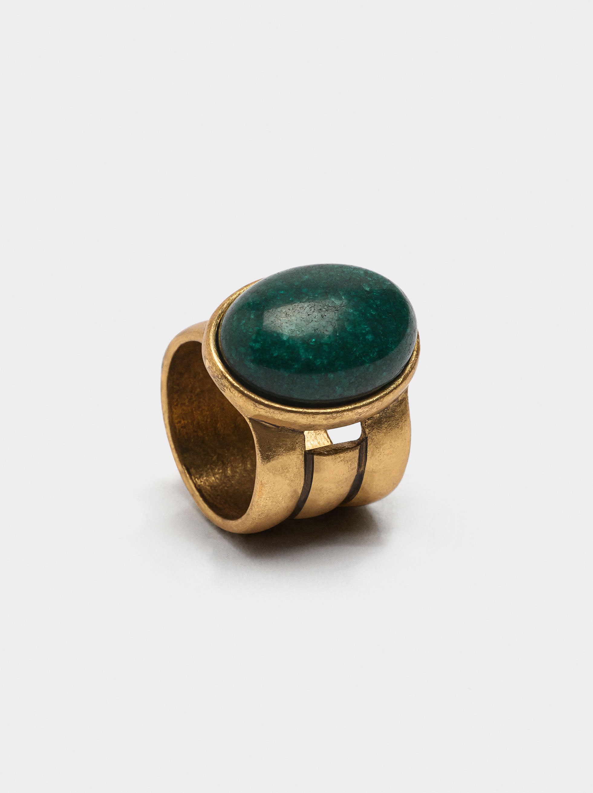 Anillo Ovalado De Piedra