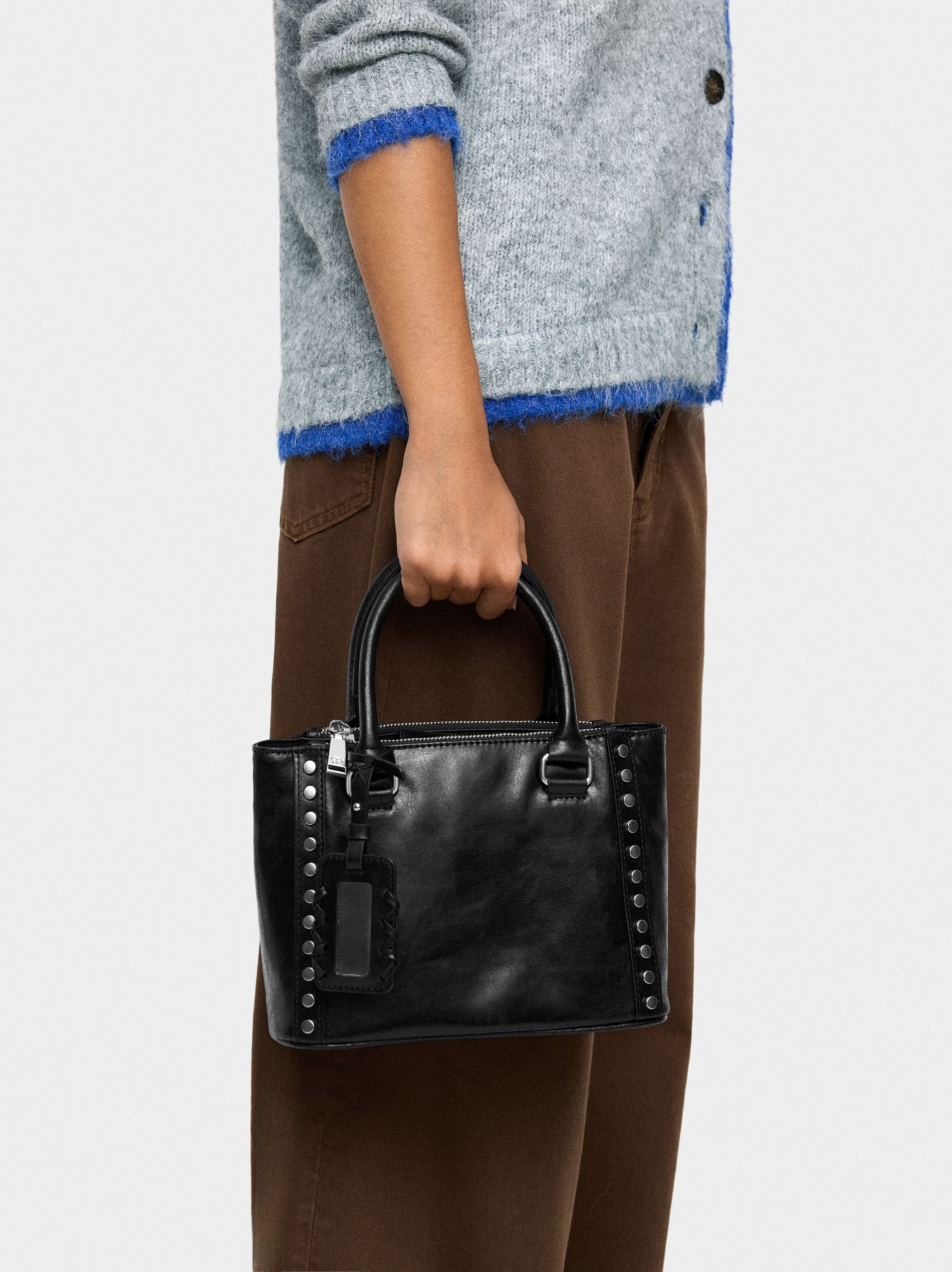 Bolso Tote Con Tachuelas