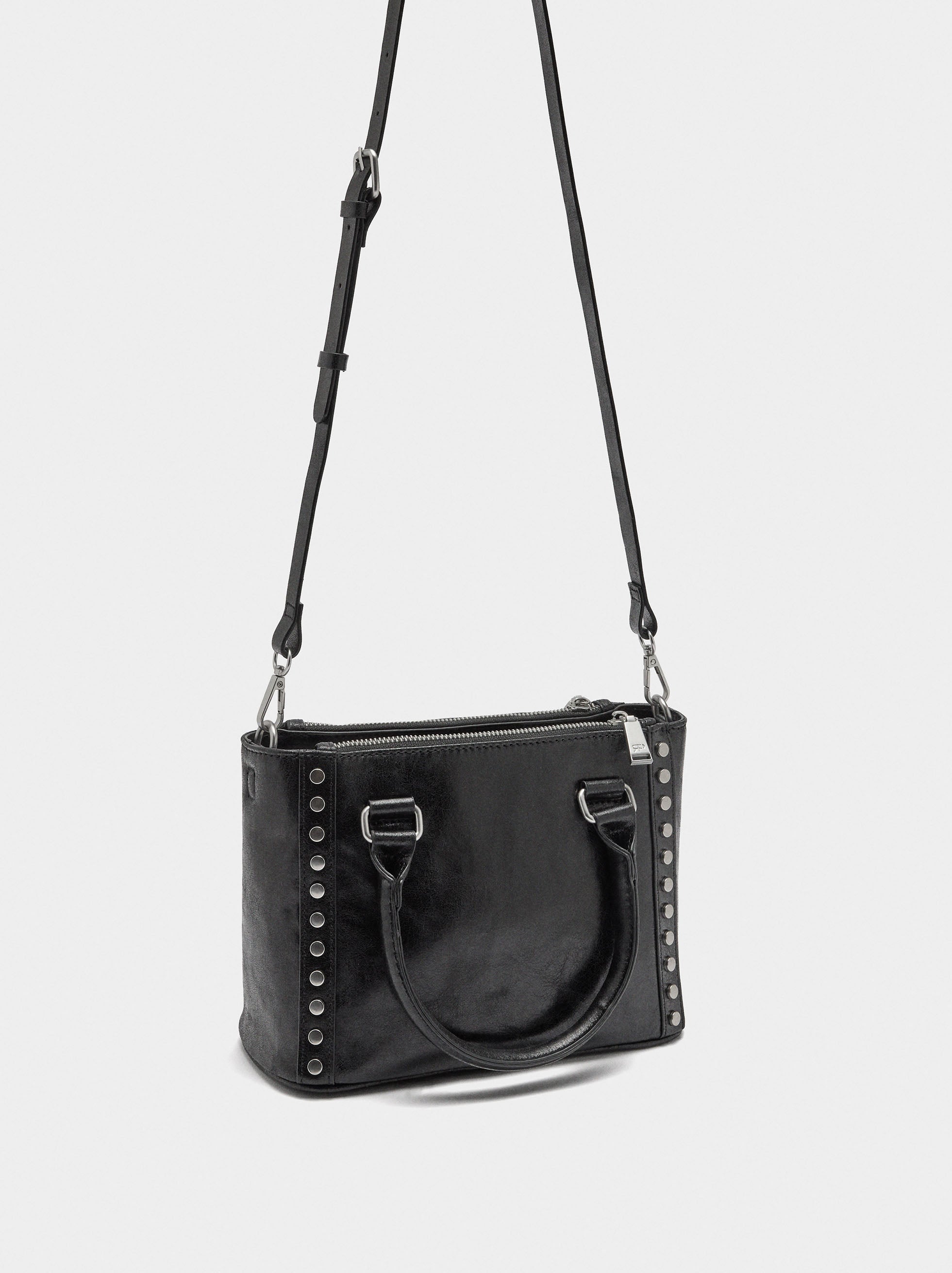 Bolso Tote Con Tachuelas