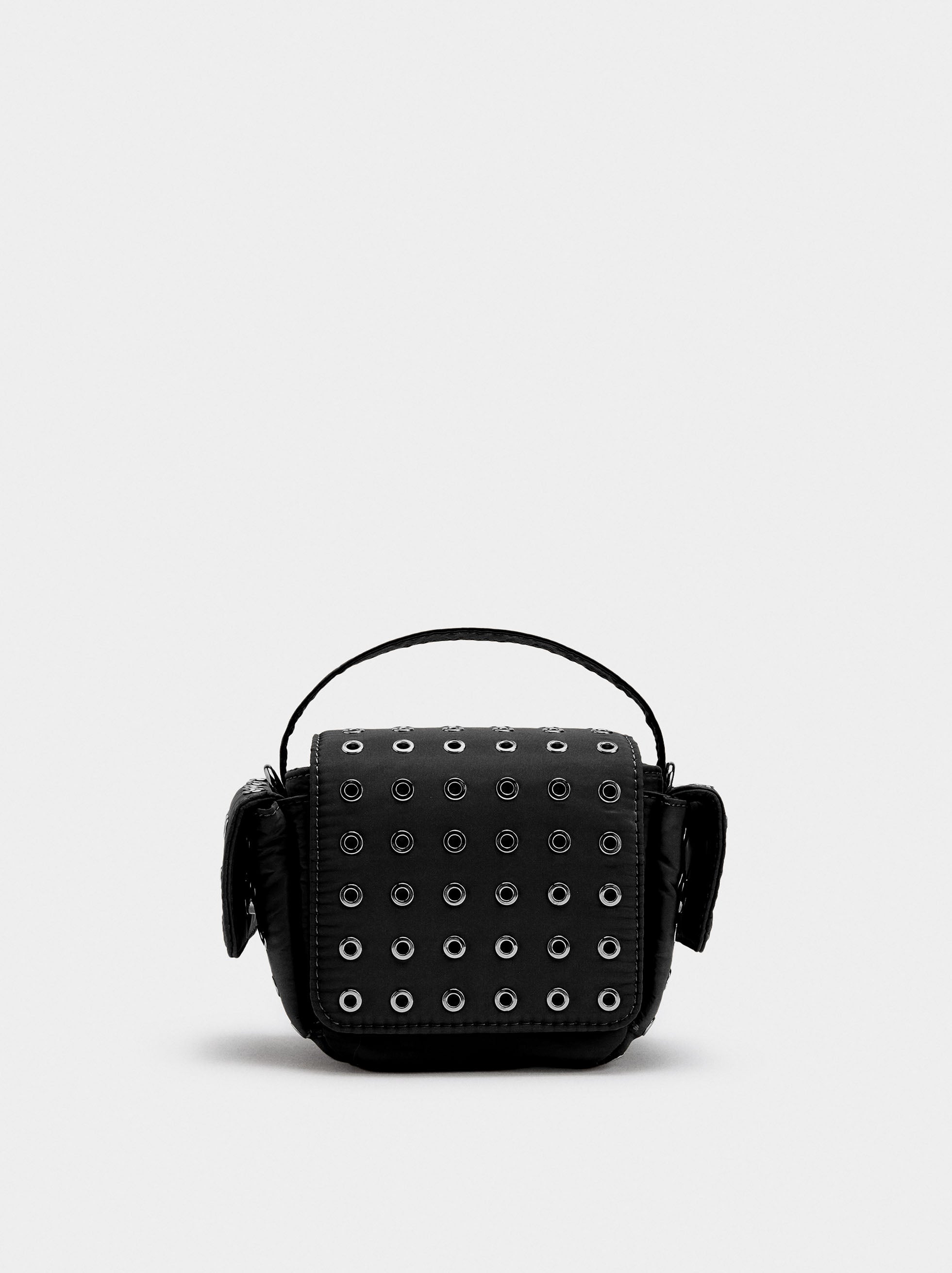 Bolso Bandolera De Nylon Con Tachuelas