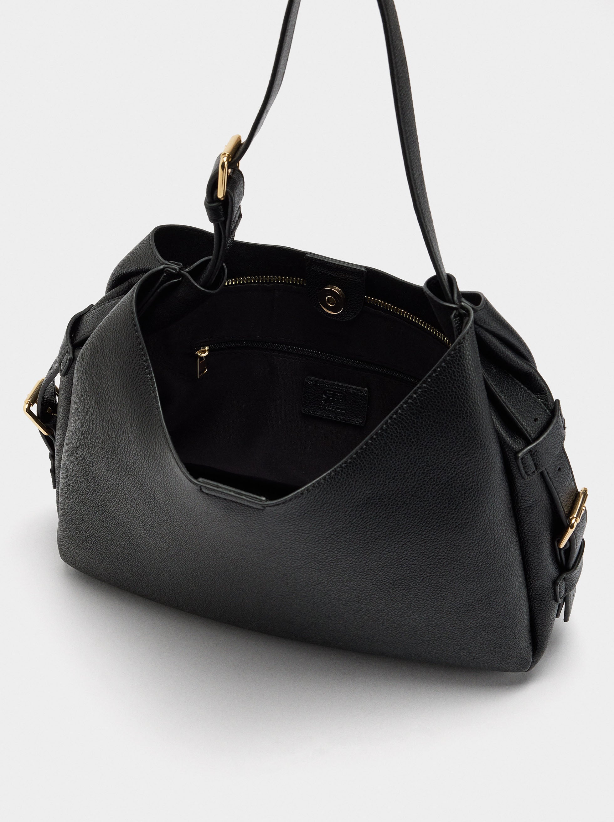 Bolso De Hombro Con Hebillas Laterales