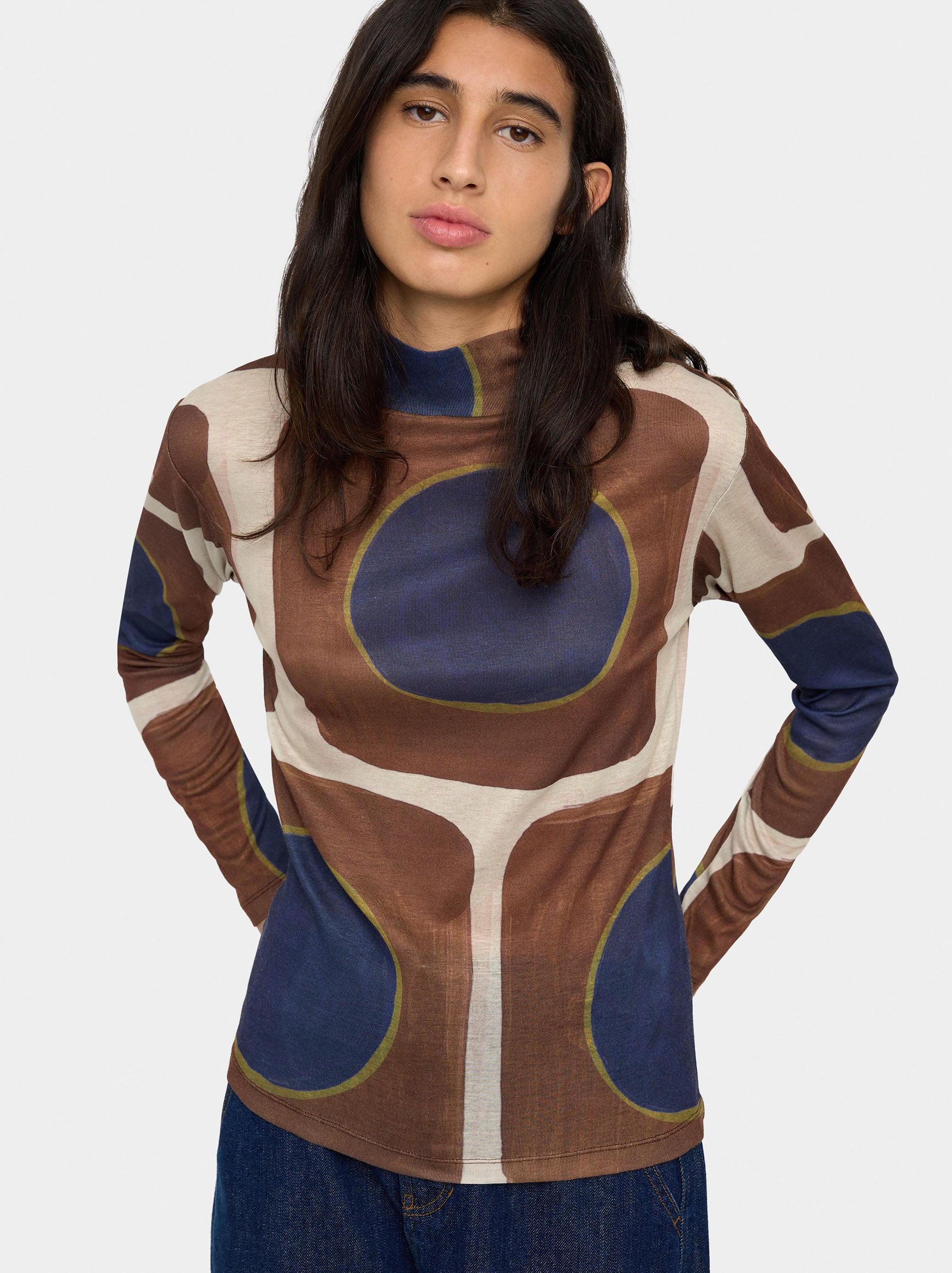 Top Estampado De Cuello Alto