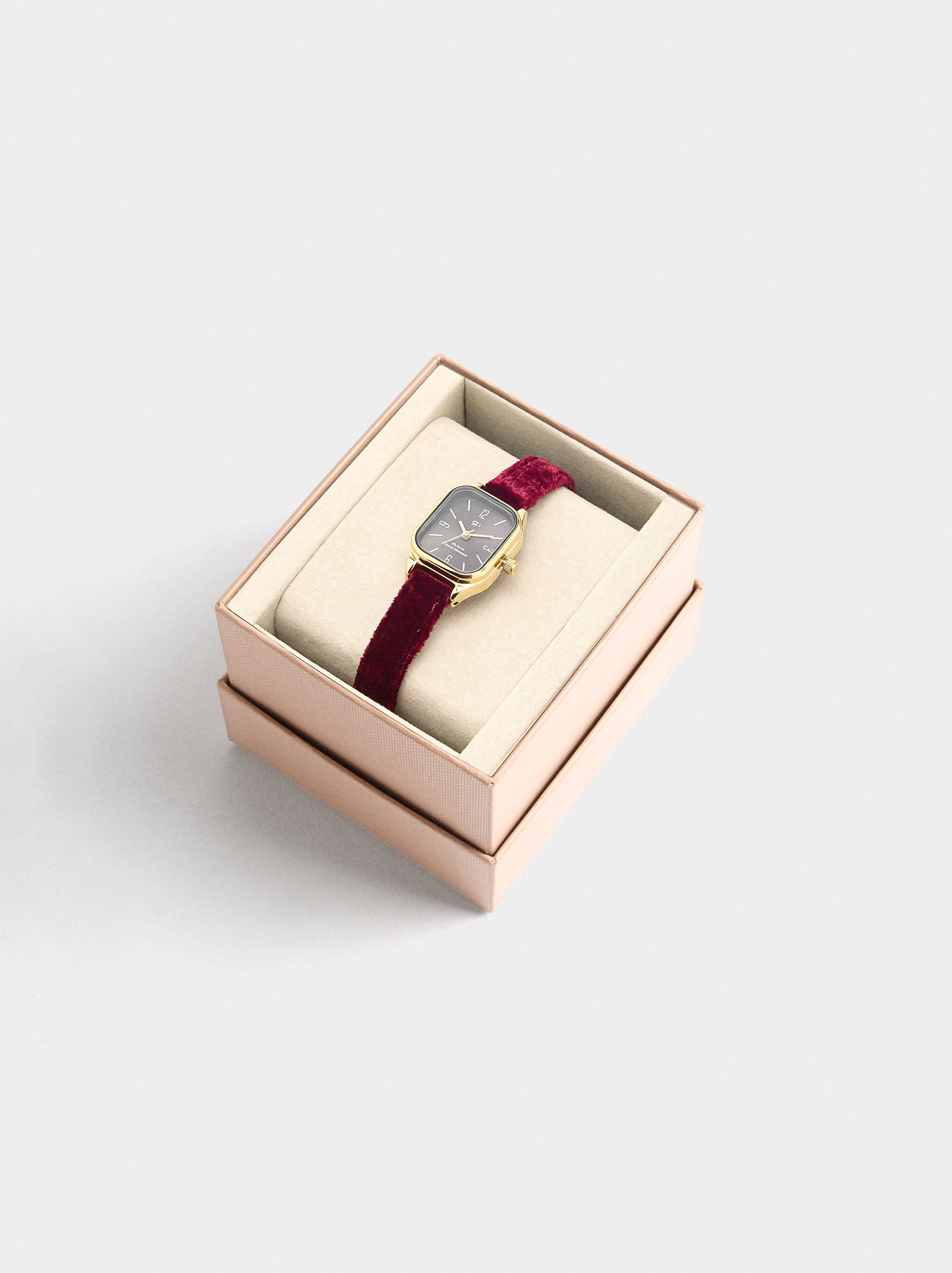 Reloj Cuadrado Pulsera Efecto Terciopelo