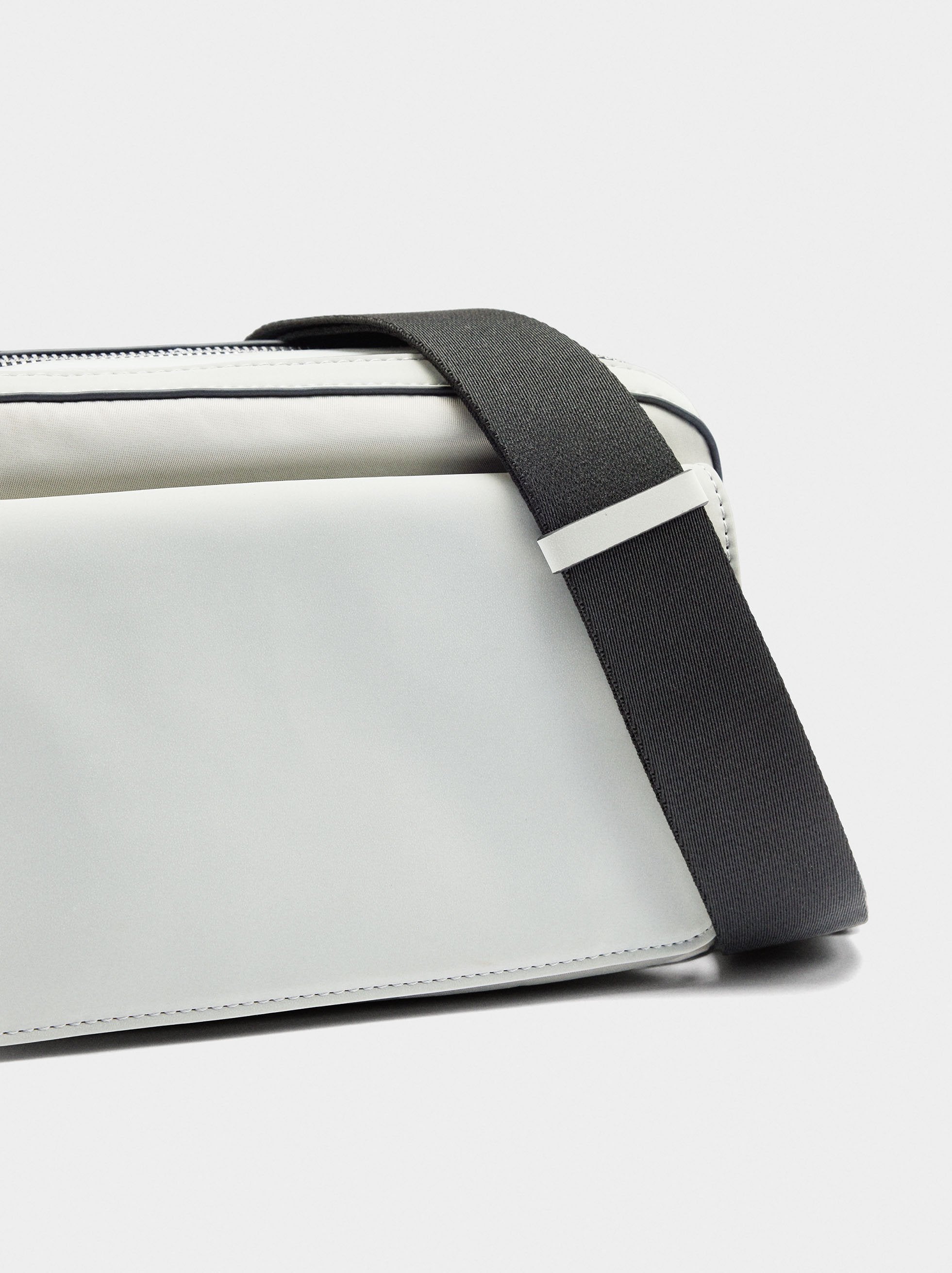 Bolso Bandolera De Nylon Con Solapa