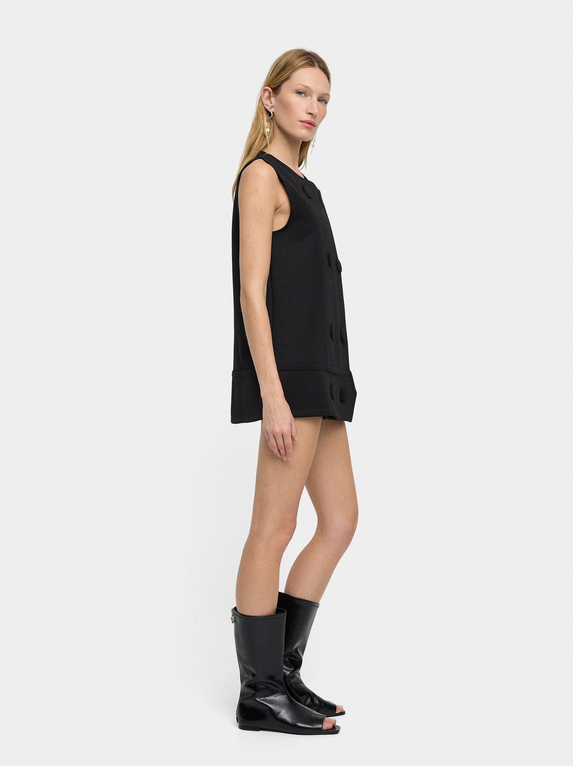 Vestido Corto Con Botones