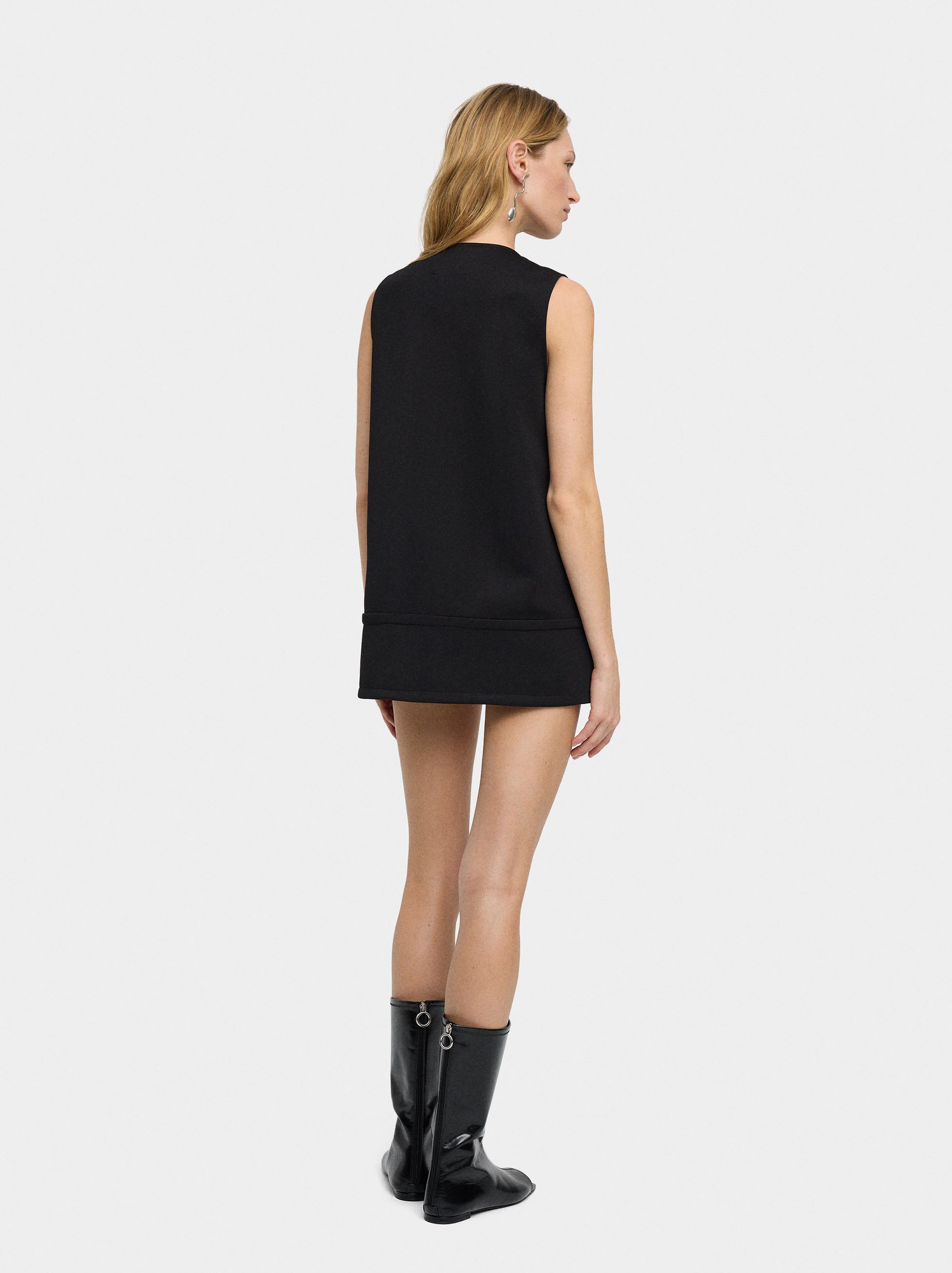 Vestido Corto Con Botones