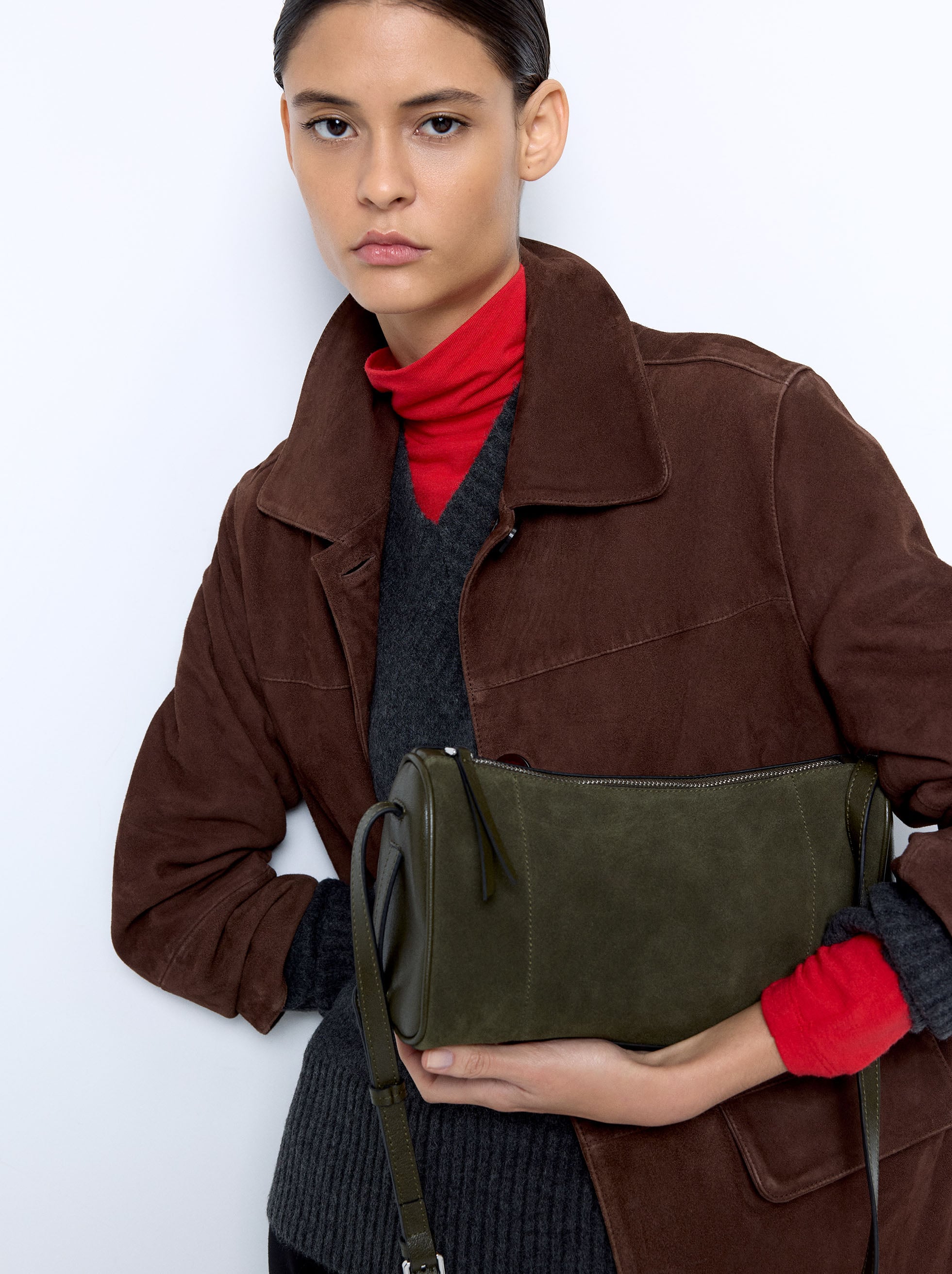 Bolso Bandolera Con Detalles De Piel