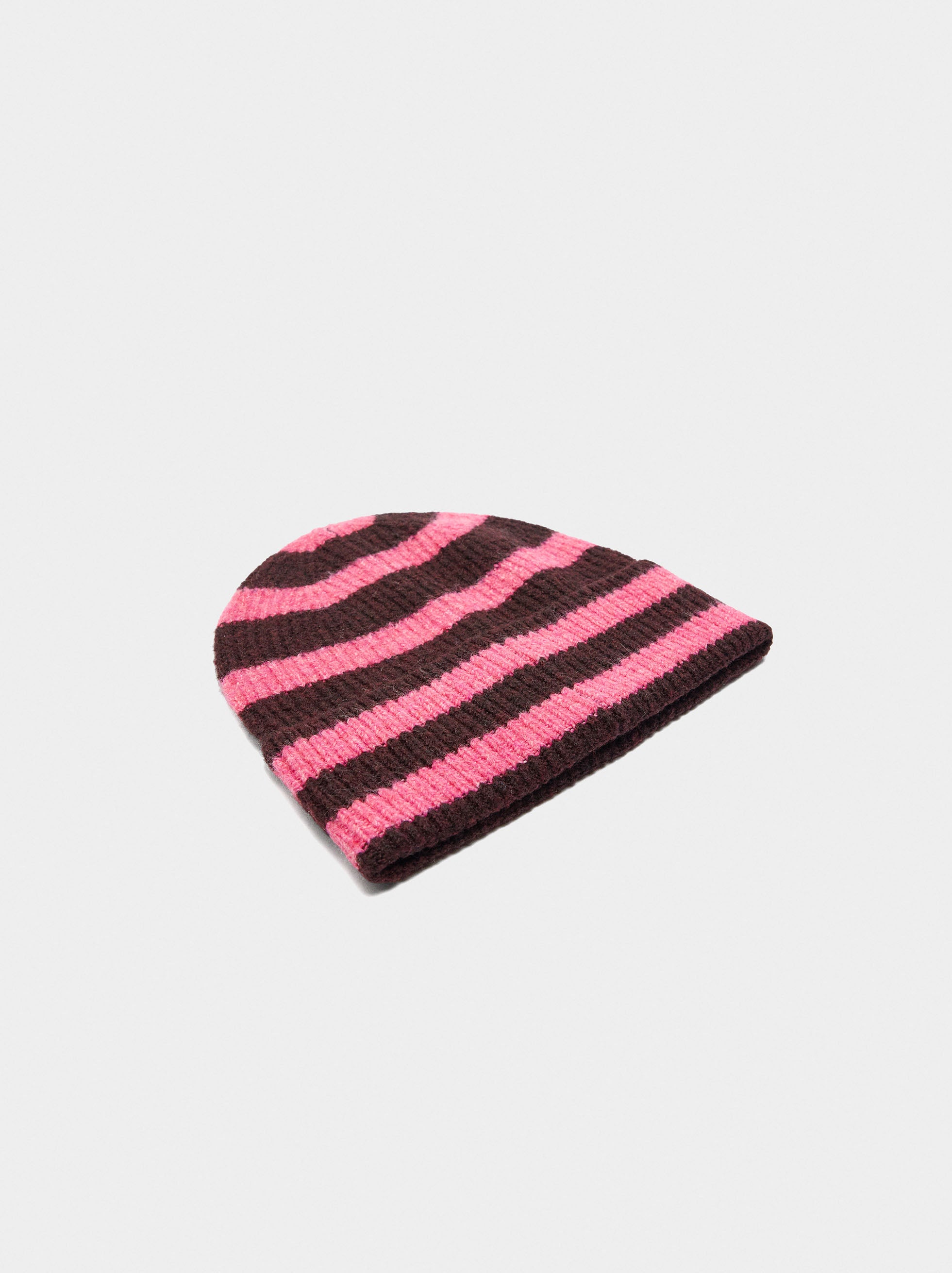 Gorro De Rayas Con Dobladillo
