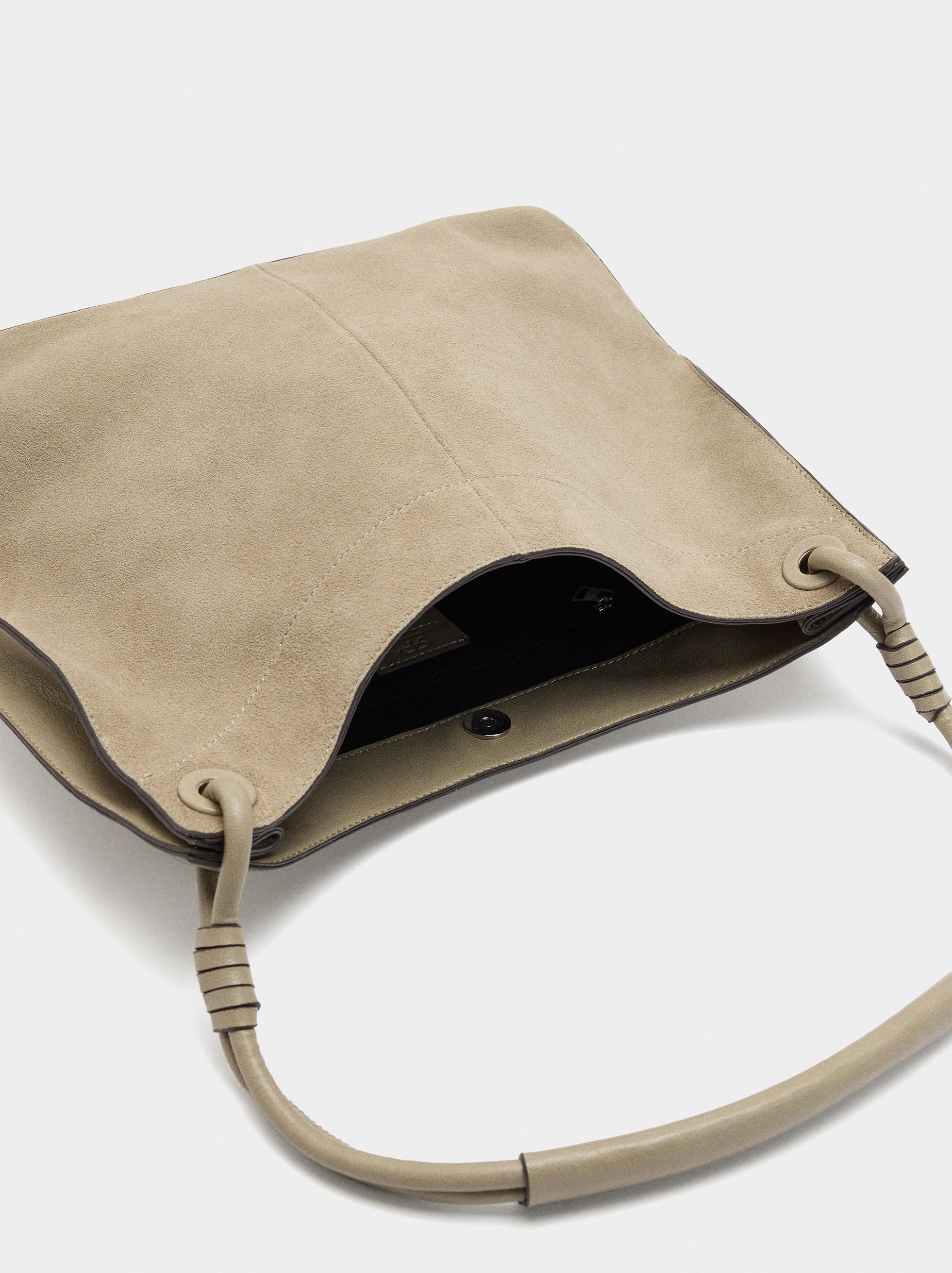 Bolso De Hombro Con Detalles De Piel