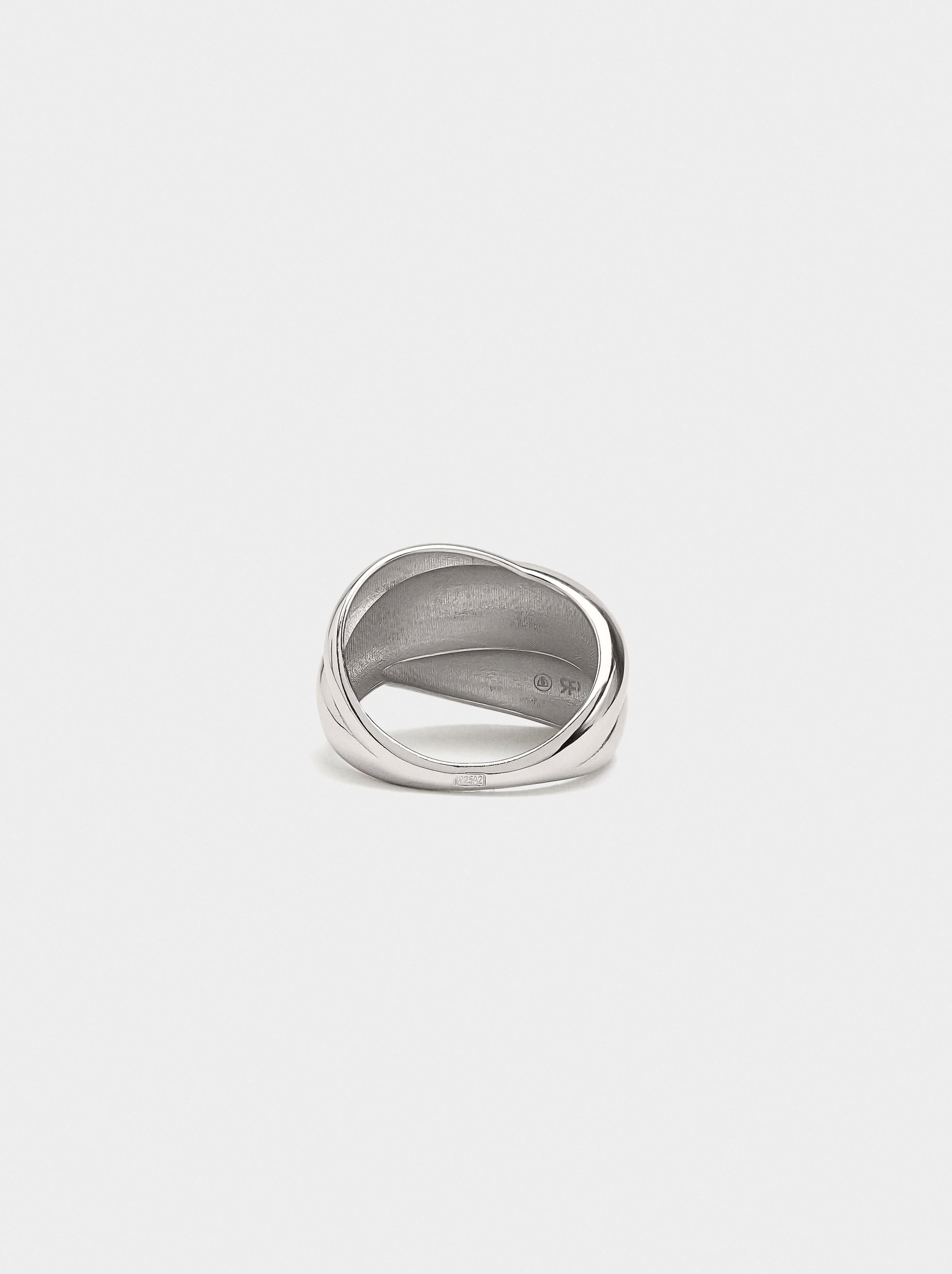 Anillo Redondeado Con Relieve - Plata De Ley 925