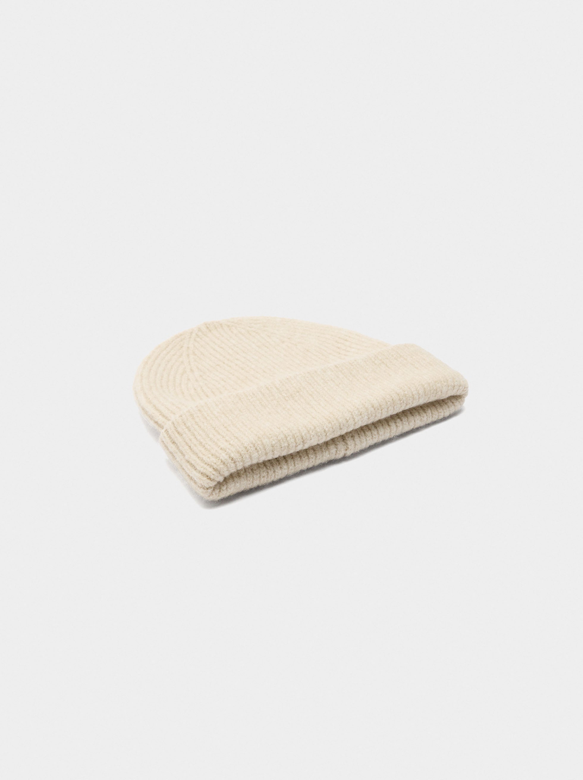 Gorro Canalado Con Dobladillo