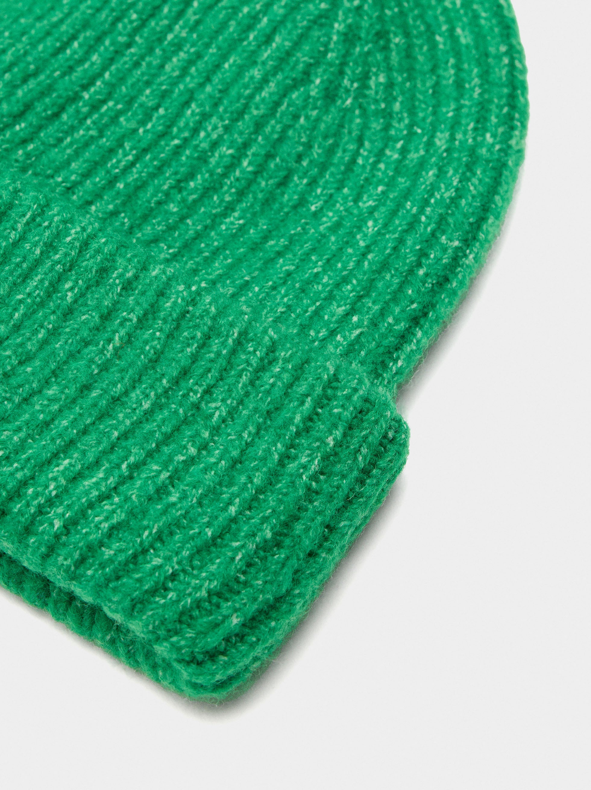 Gorro Canalado Con Dobladillo