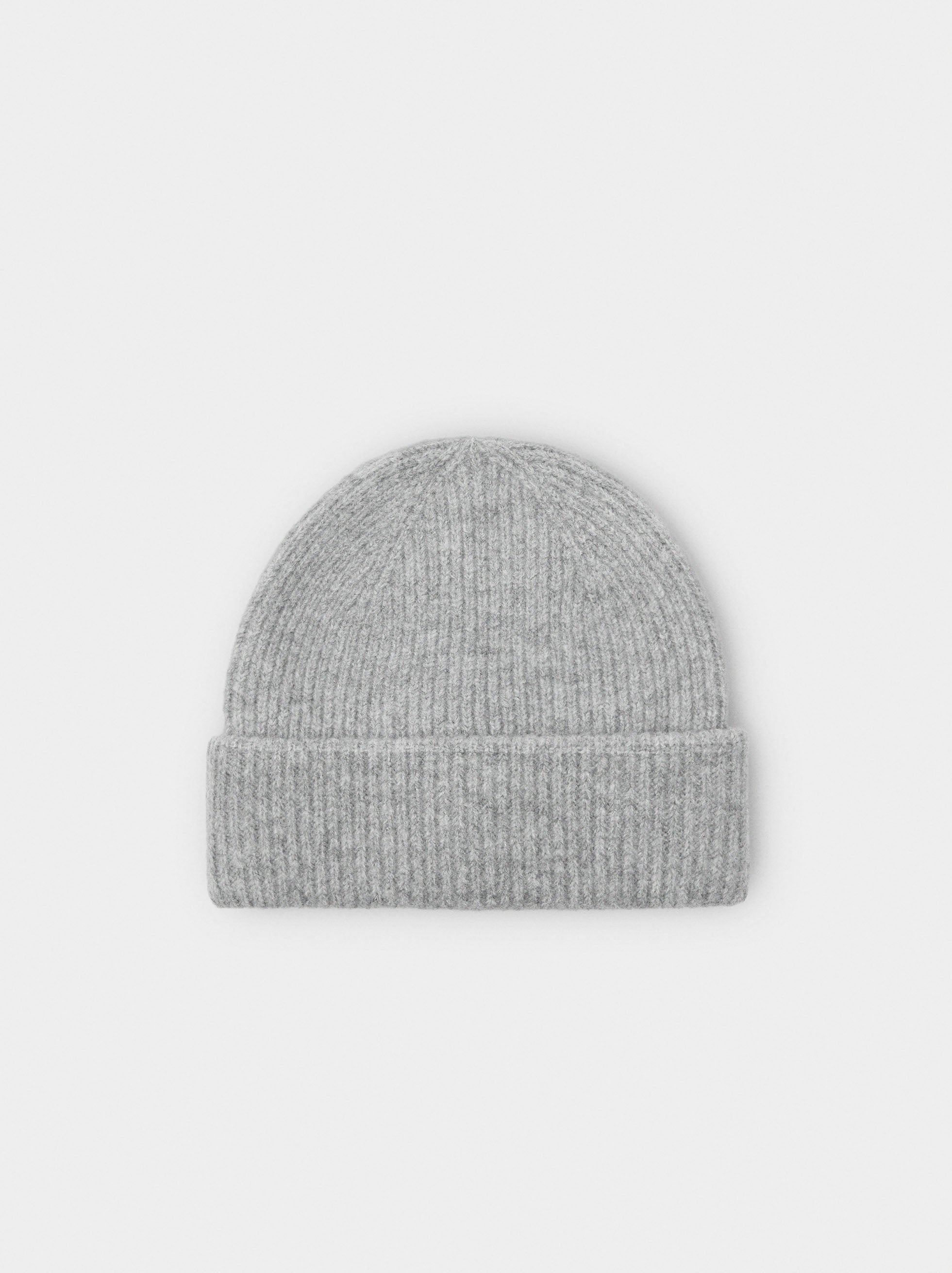 Gorro Canalado Con Dobladillo