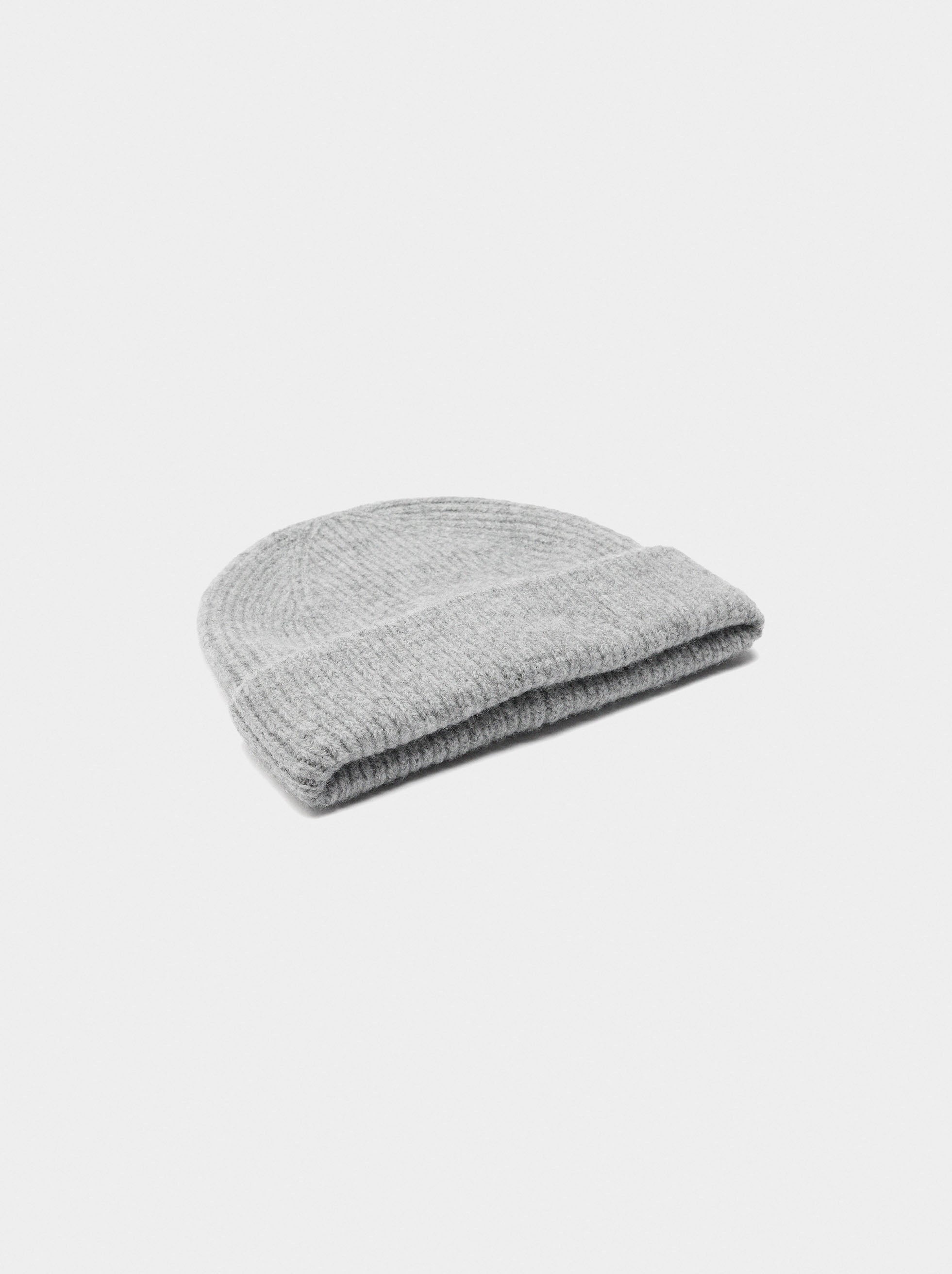 Gorro Canalado Con Dobladillo