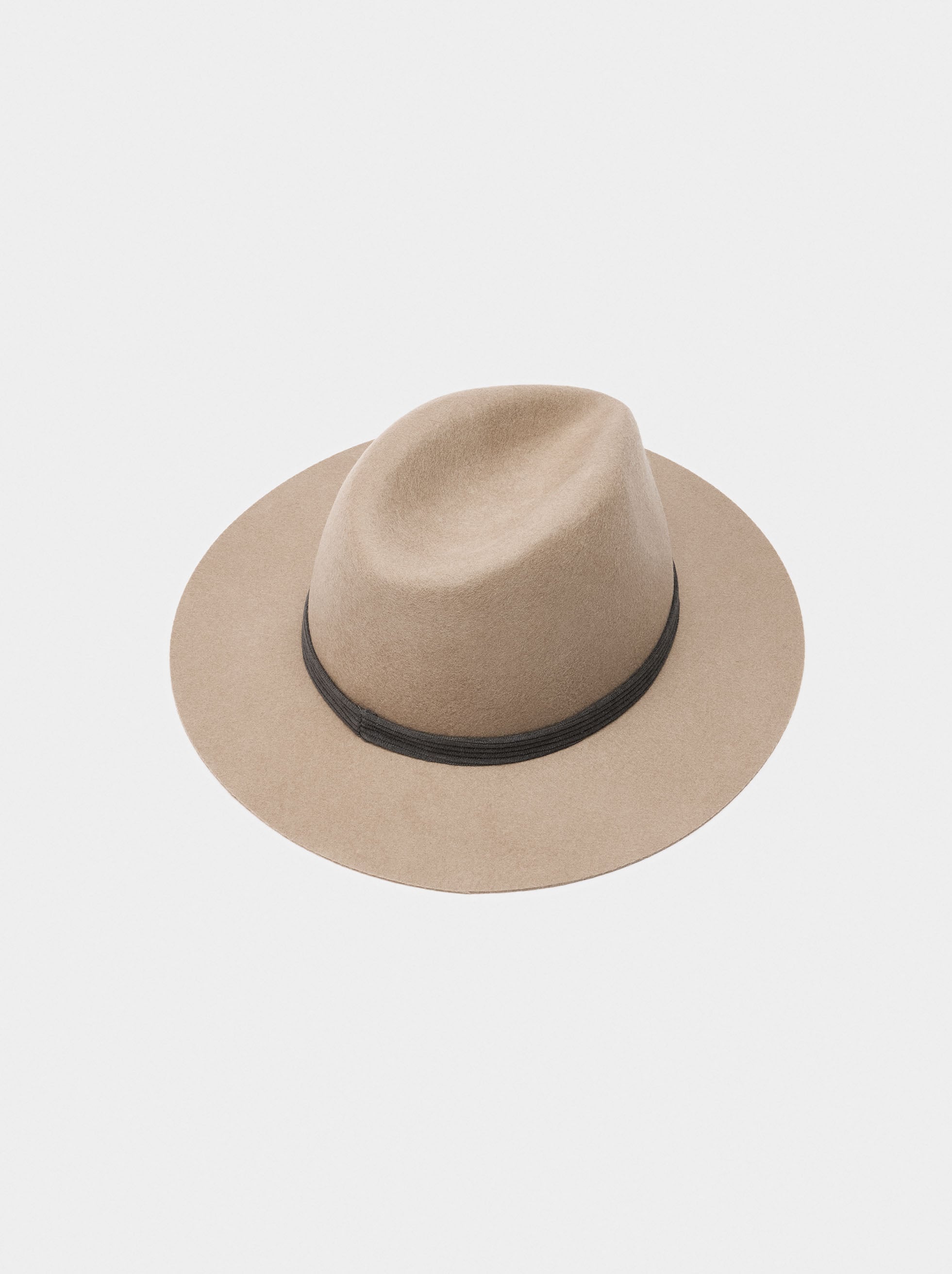 Sombrero De Lana Con Cinta