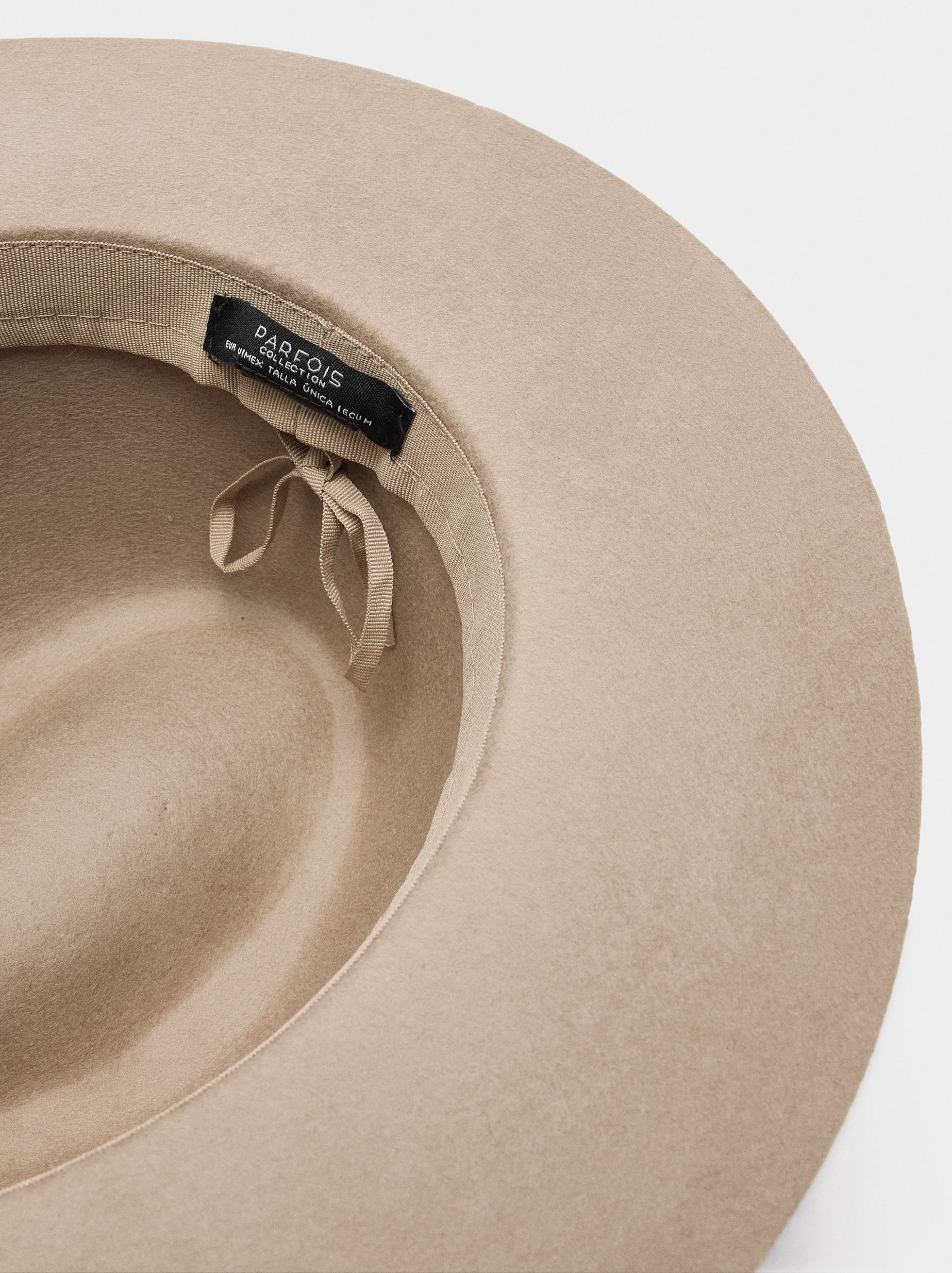 Sombrero De Lana Con Cinta