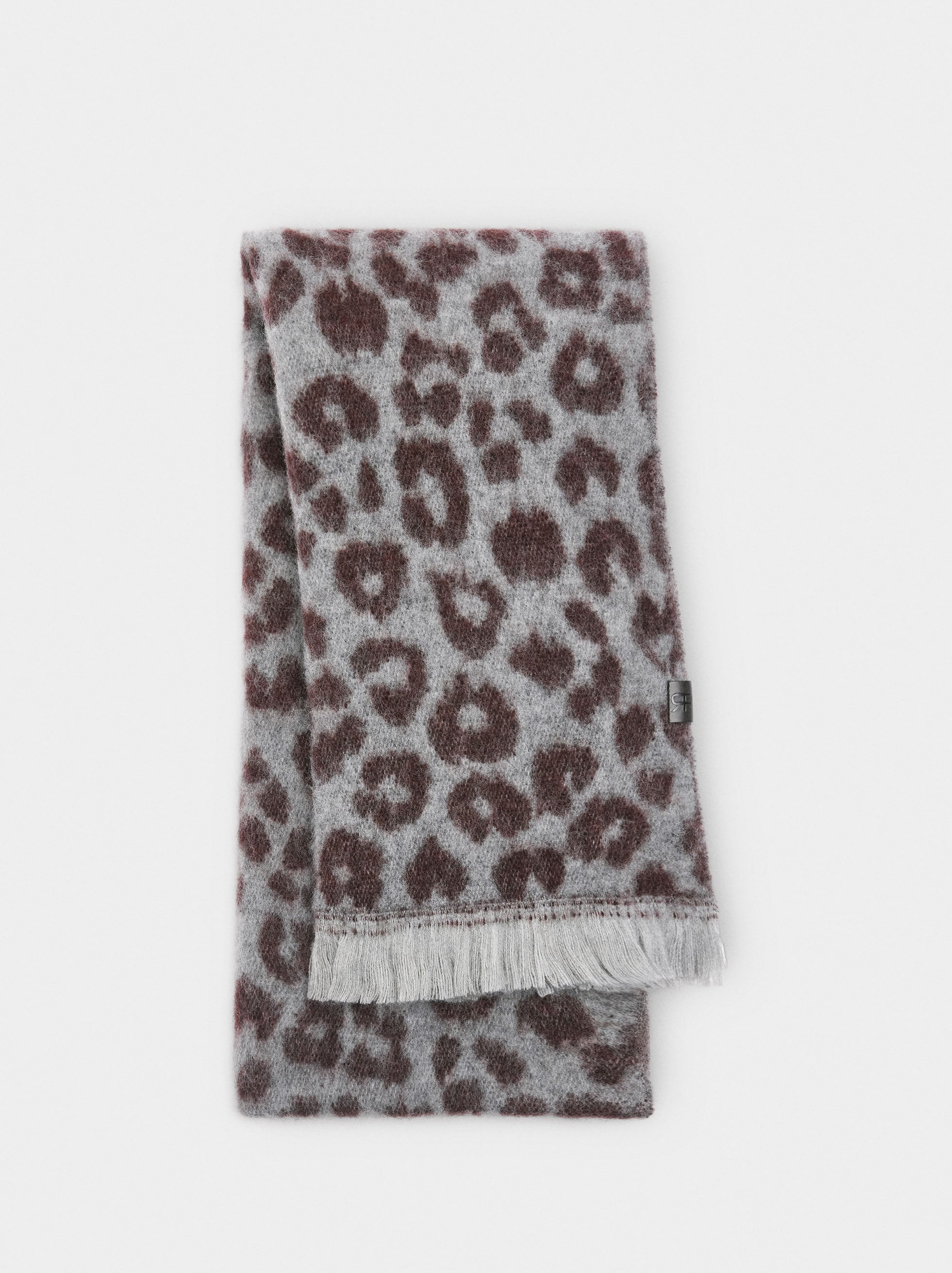 Bufanda Estampado Animal Con Flecos