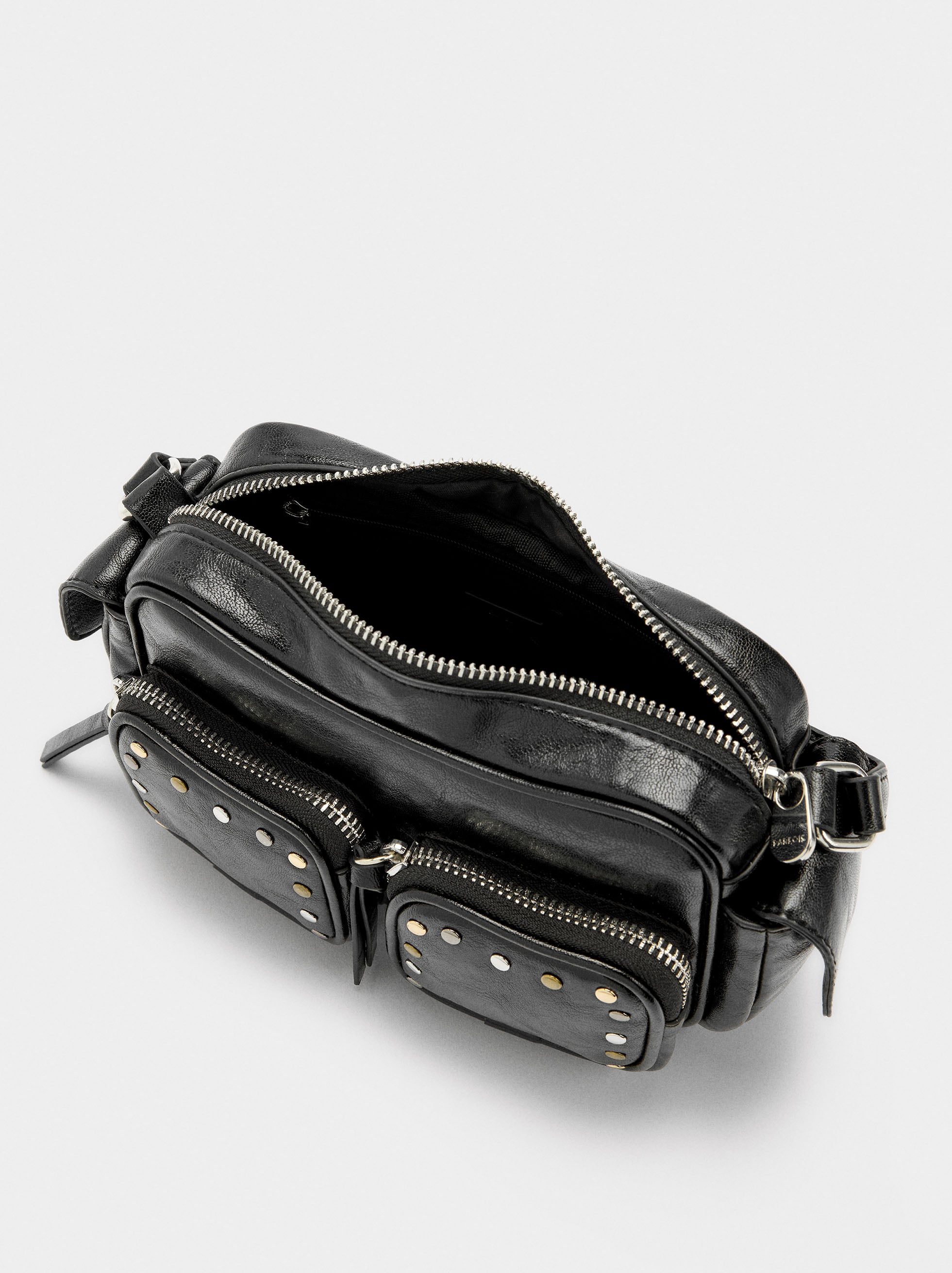 Bolso De Mano Con Tachuelas