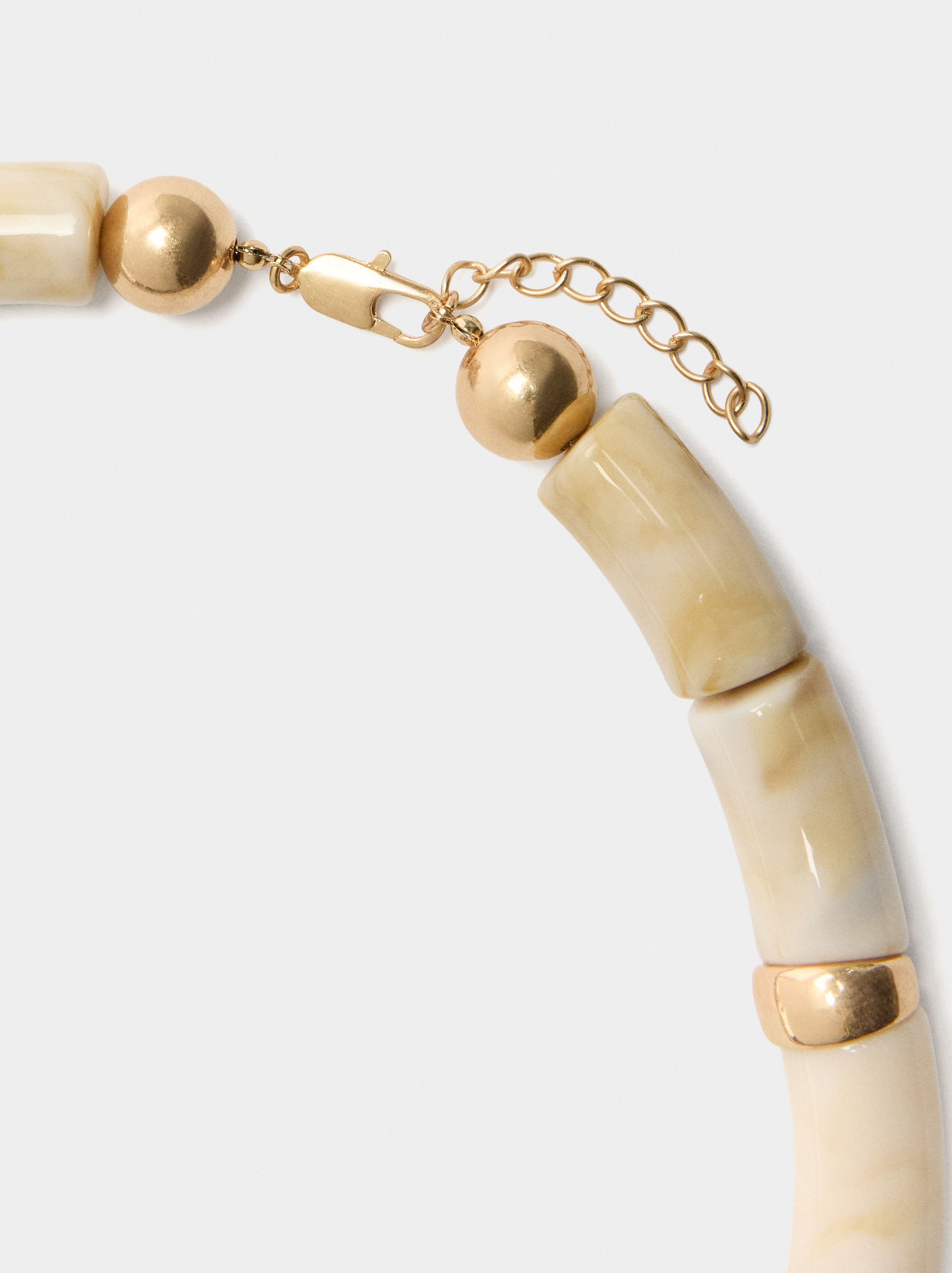 Collar Corto Segmentado Efecto Piedra
