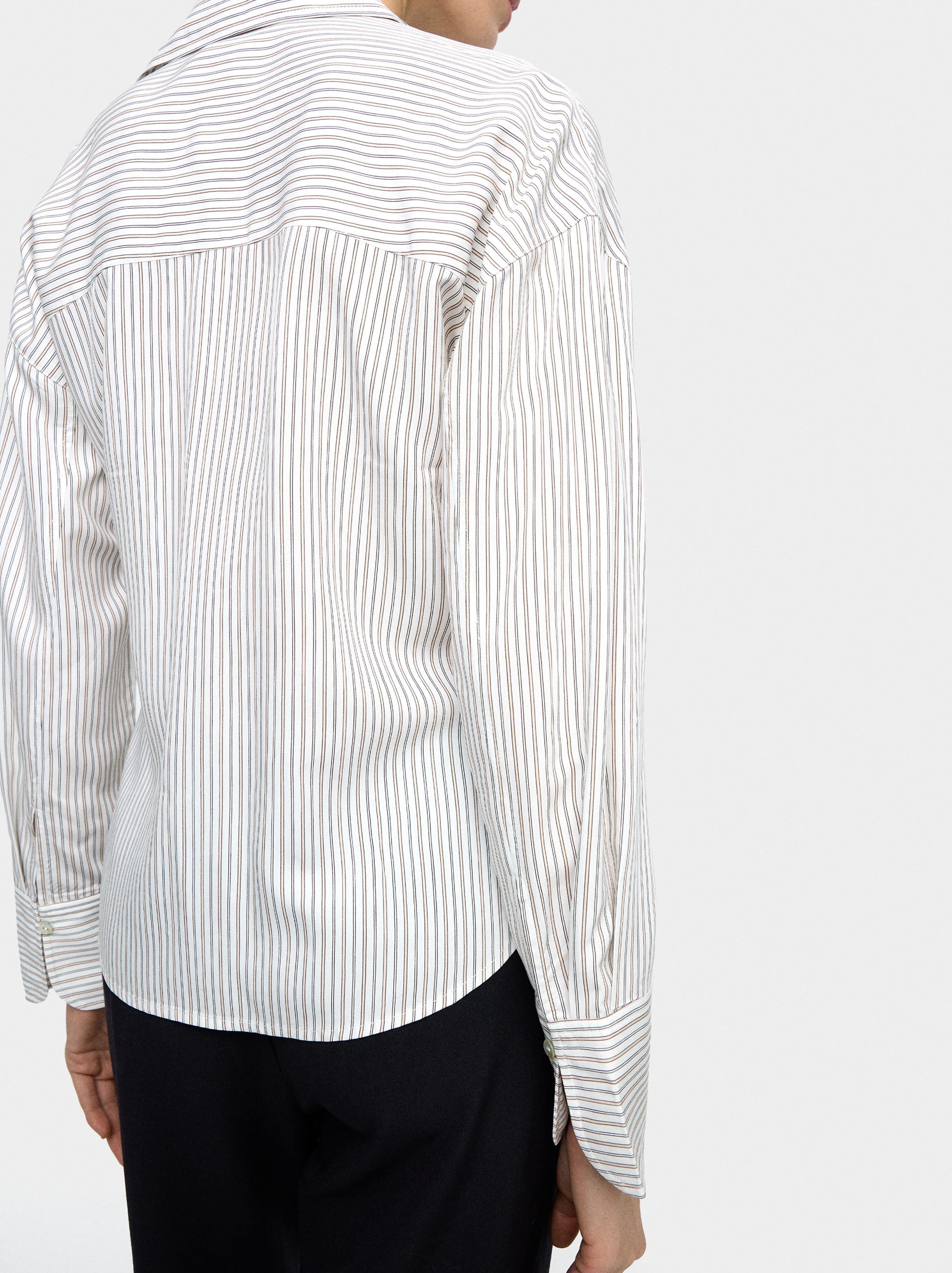 Camisa A Rayas Con Cruzado Y Drapeado