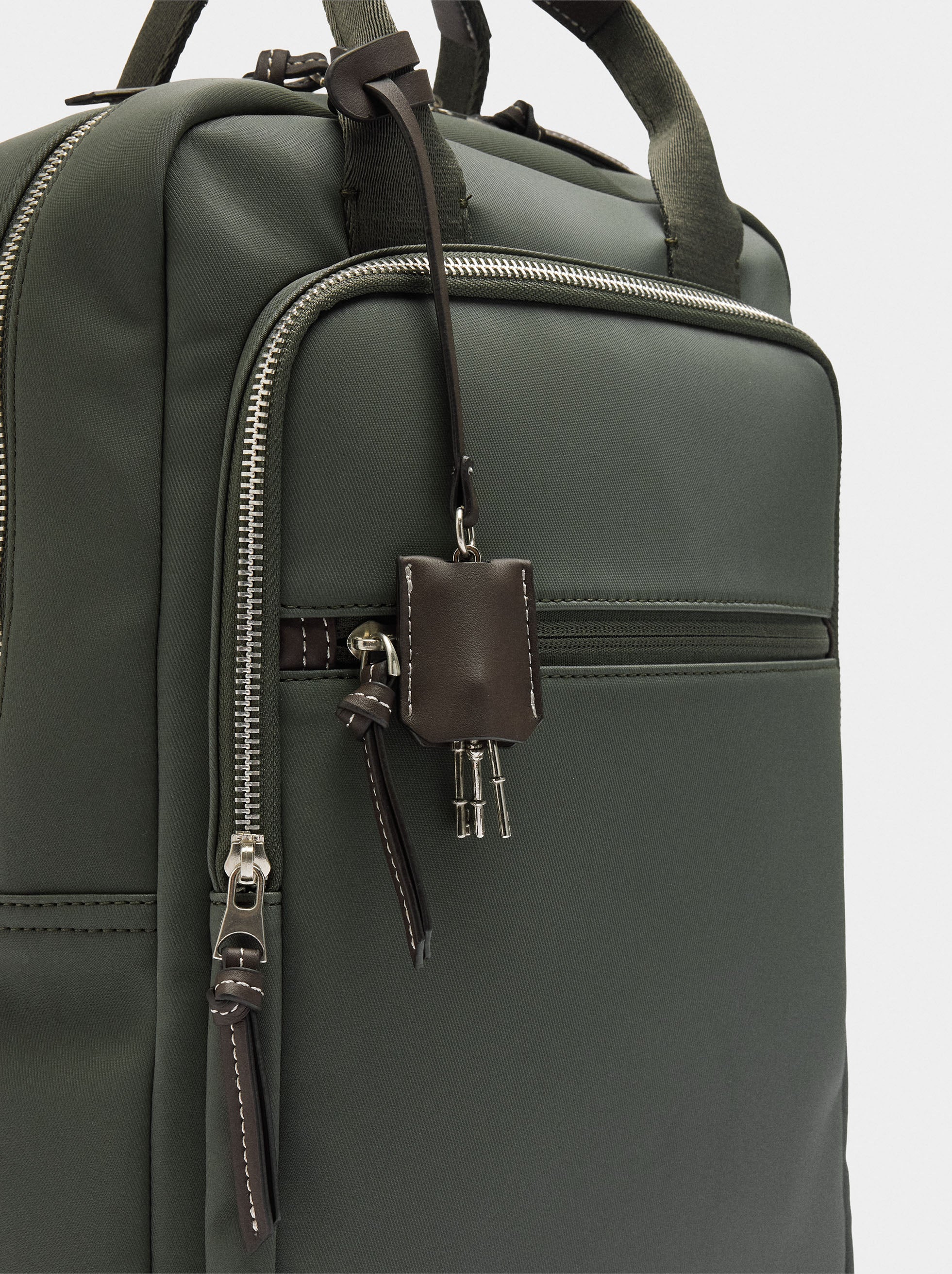 Mochila Para Portátil De 15" Efecto Nylon