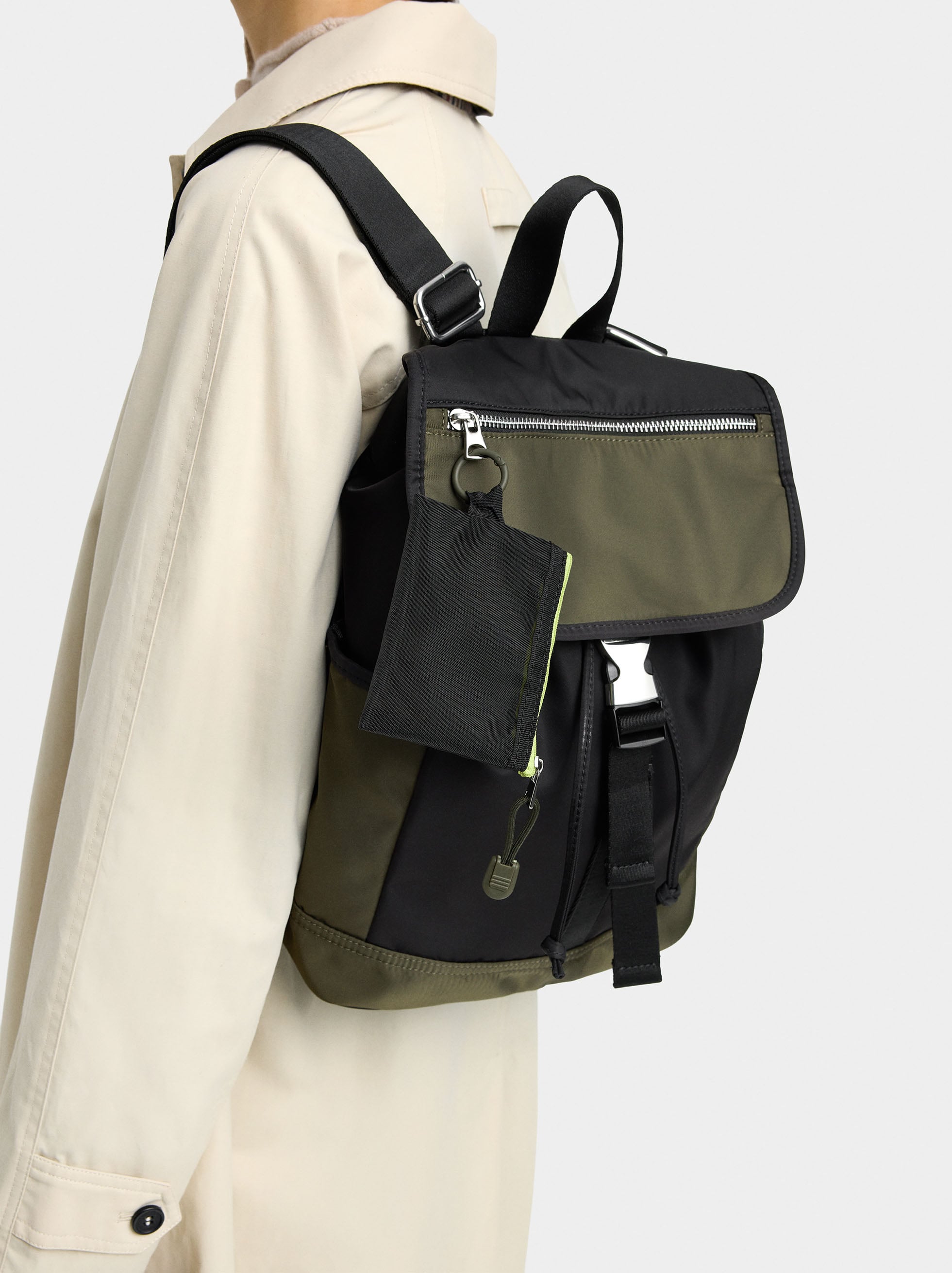 Mochila Color Block Con Nylon
