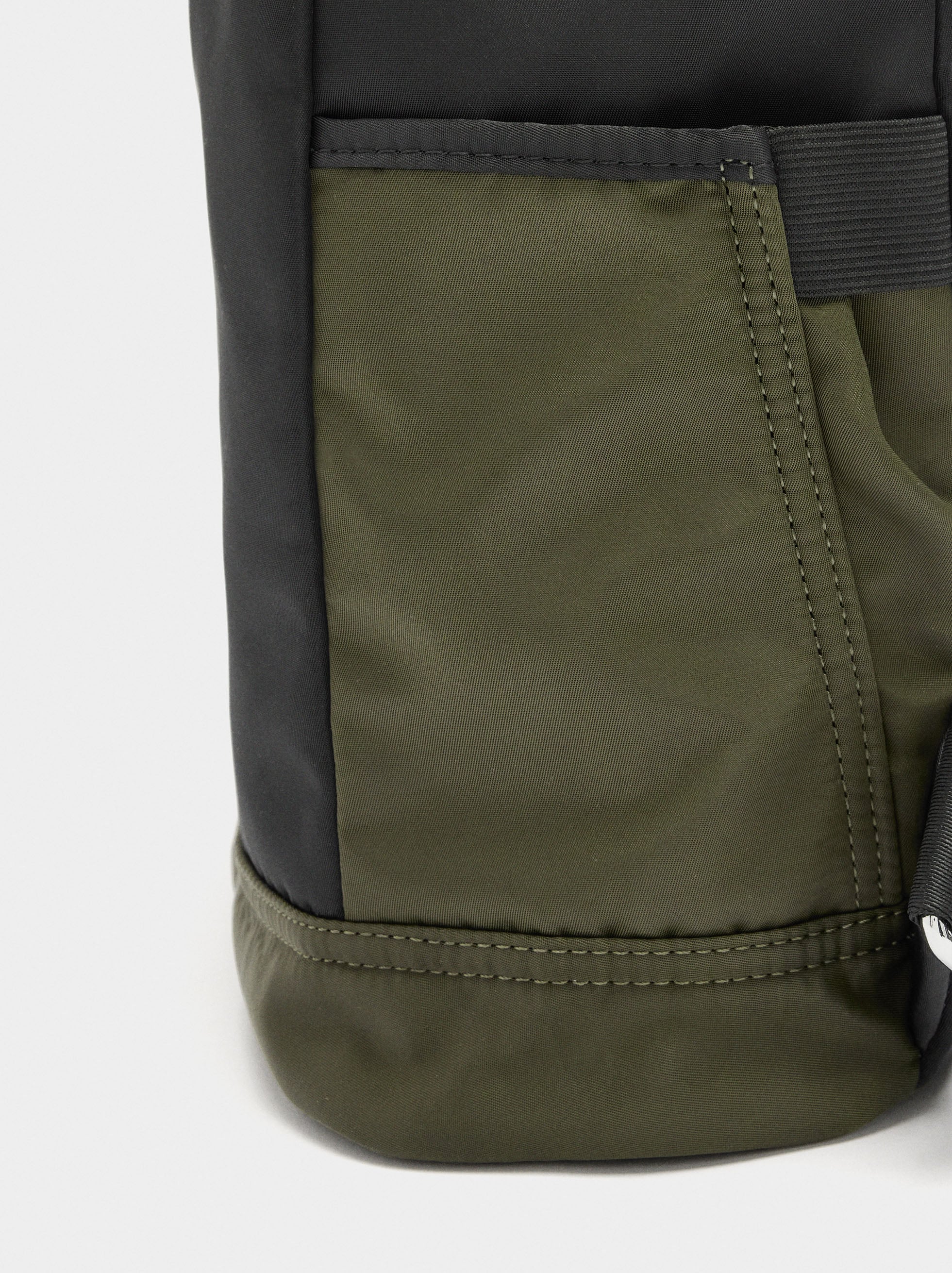 Mochila Color Block Con Nylon