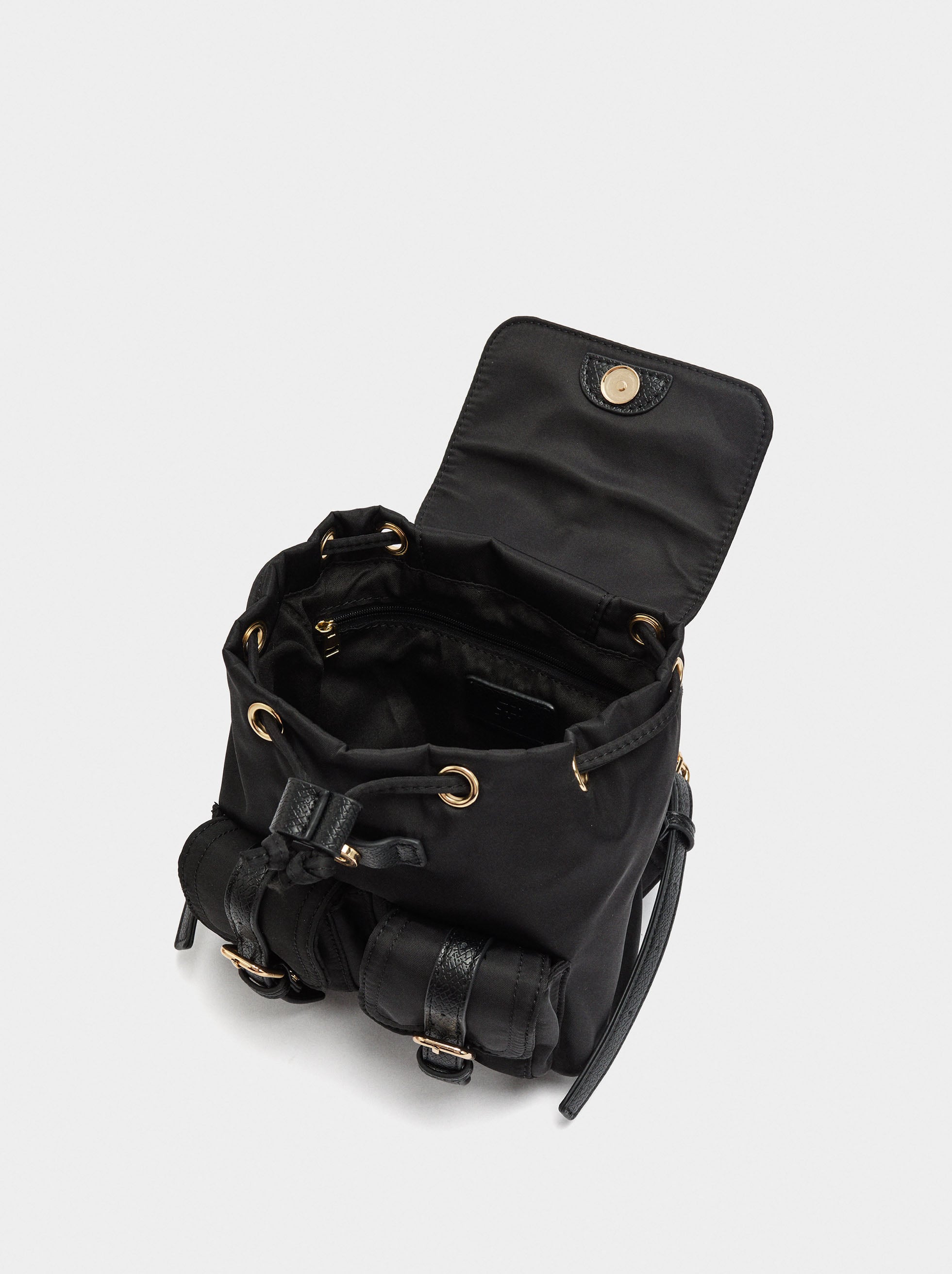 Mini Mochila De Nylon Con Colgante