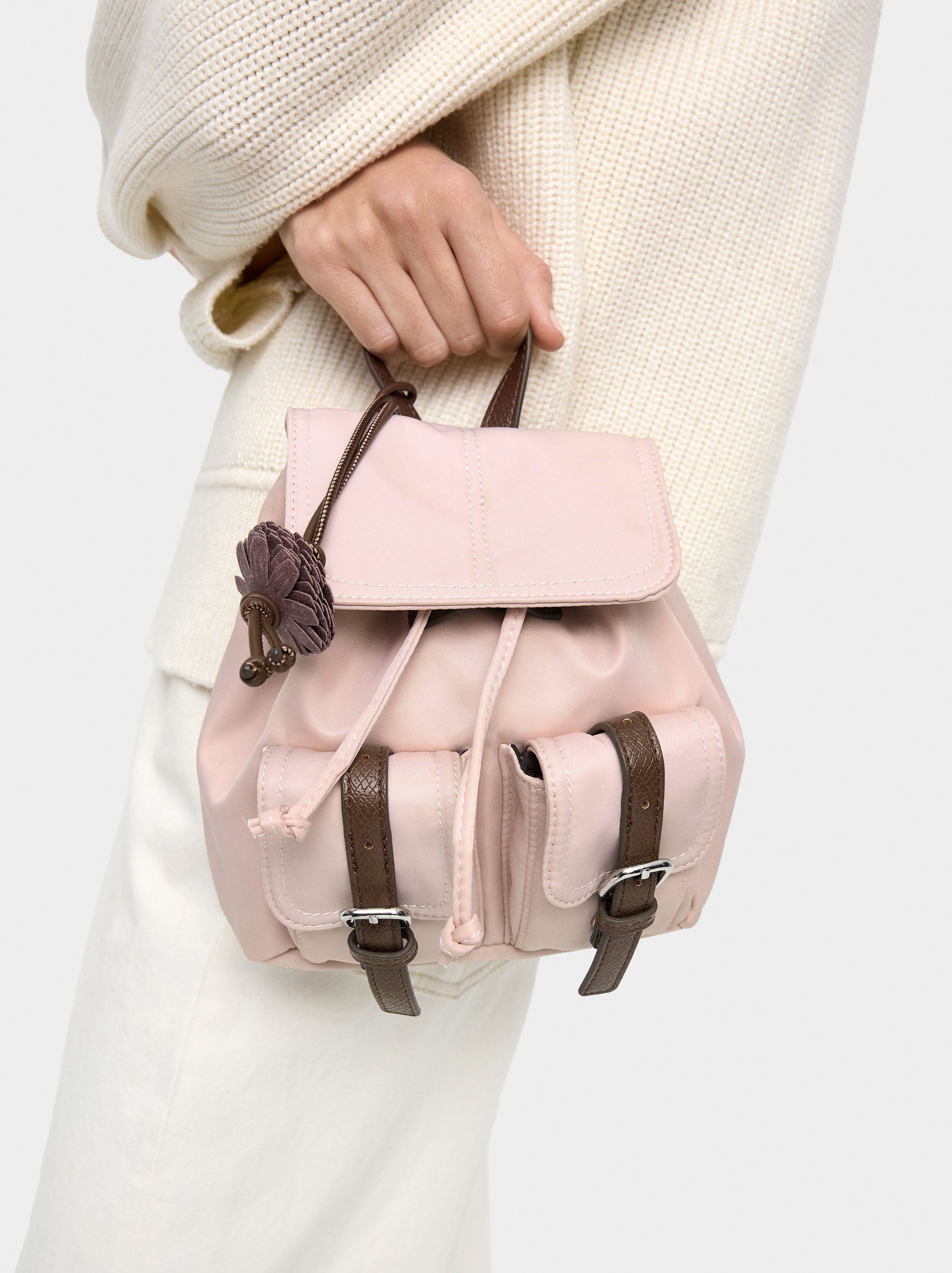 Mini Mochila De Nylon Con Colgante
