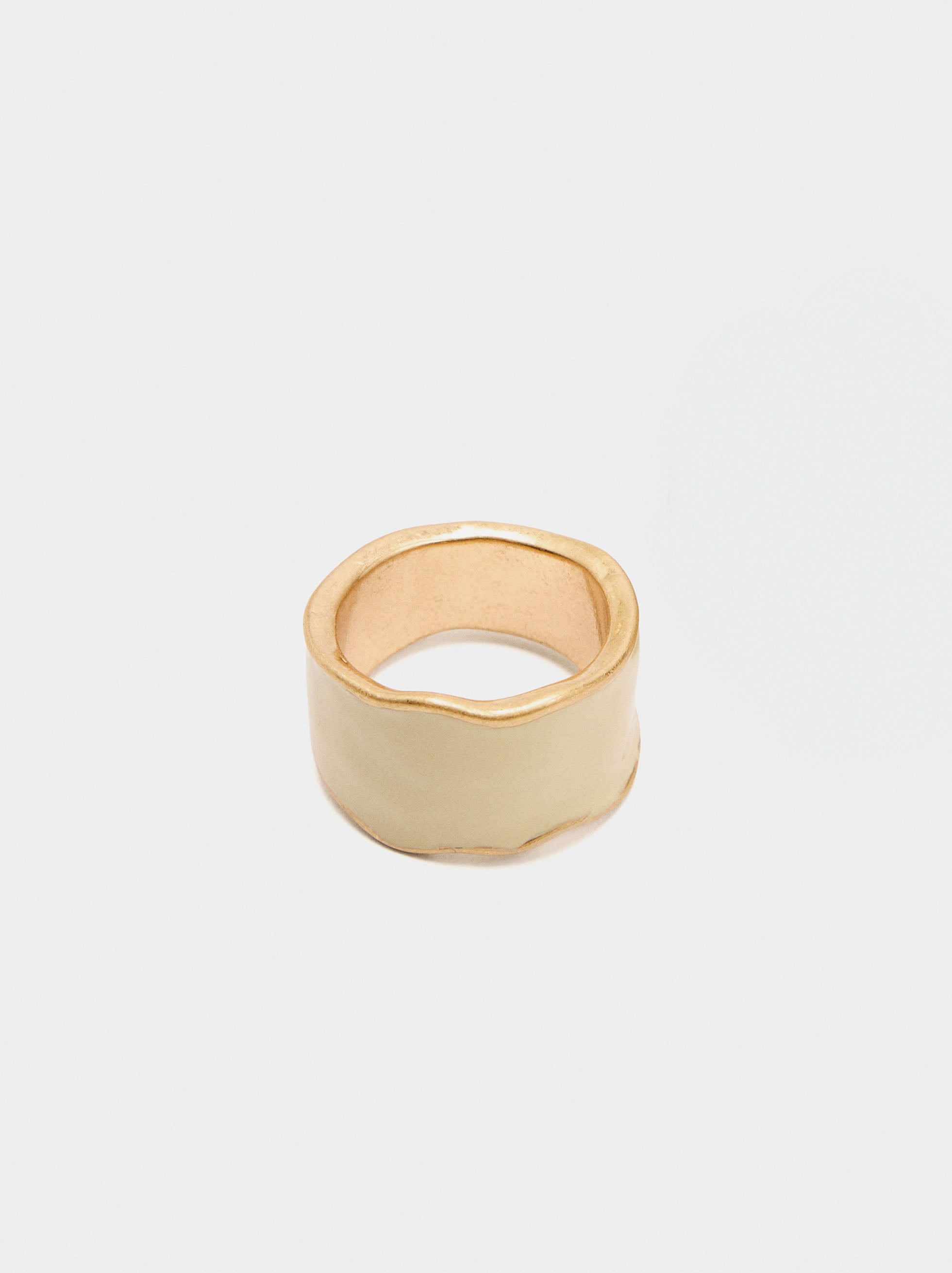 Anillo Ondulado Con Esmalte