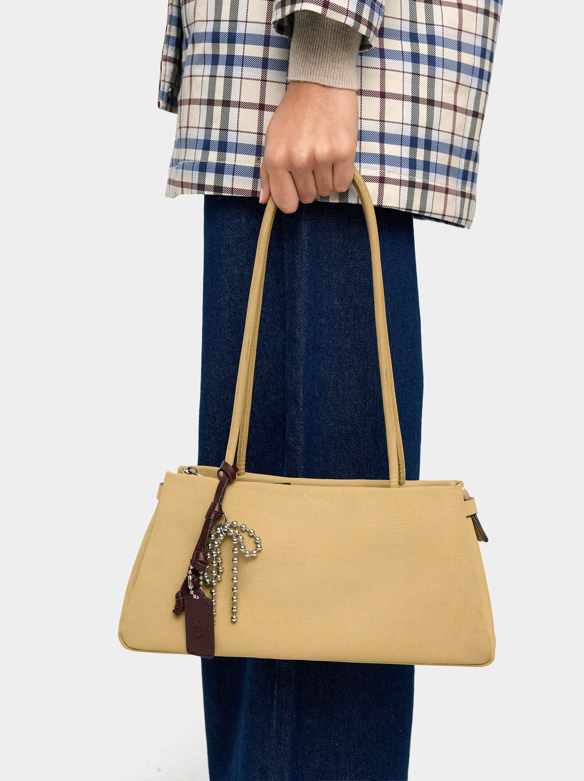 Bolso De Hombro Efecto Piel Con Colgante