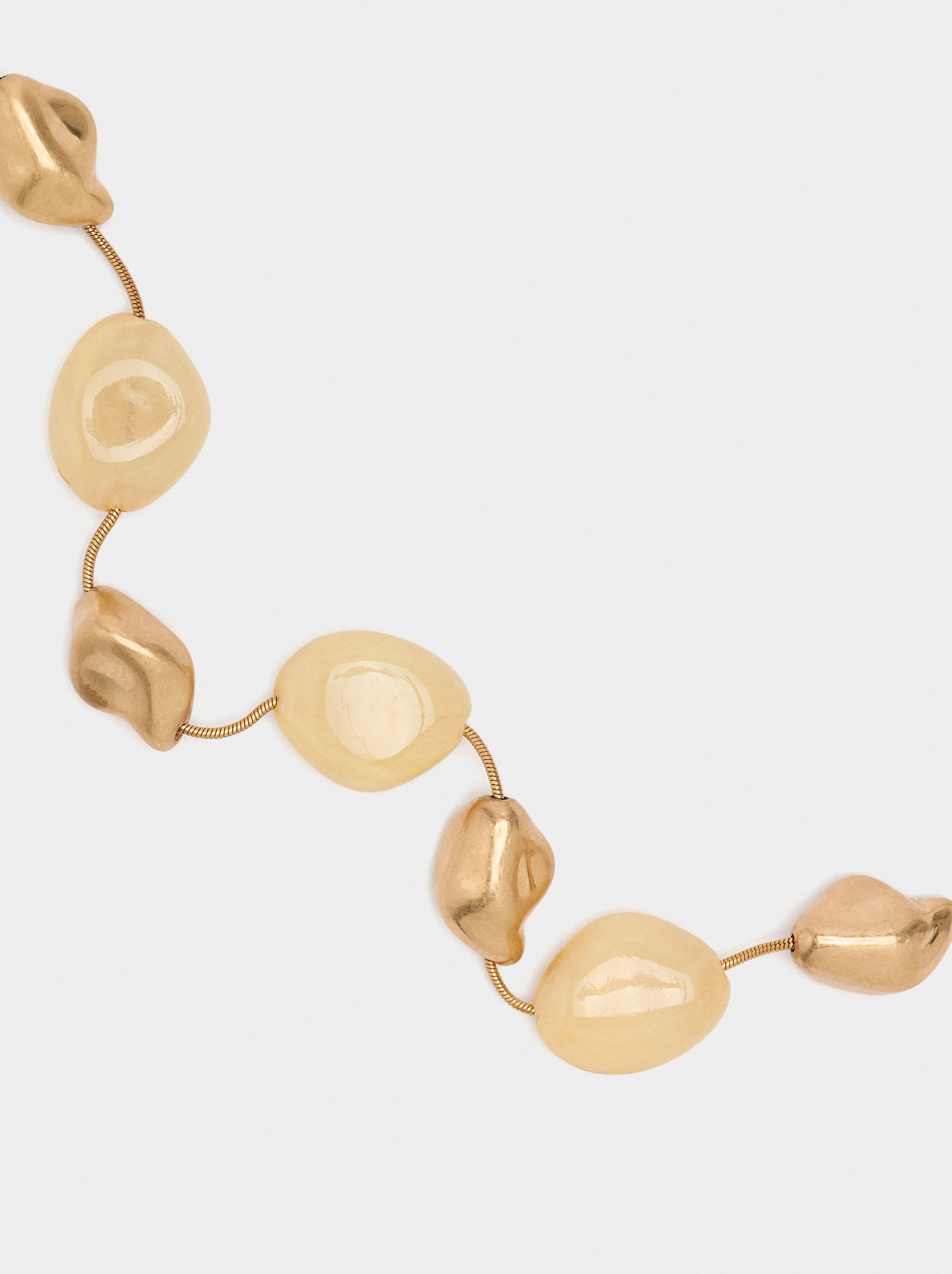 Collar Con Cuentas Efecto Piedra