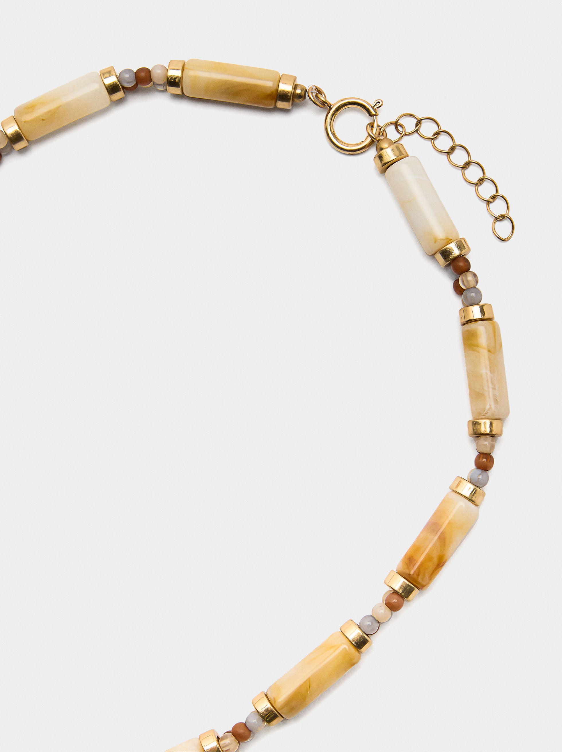 Collar Corto Segmentado Efecto Piedra