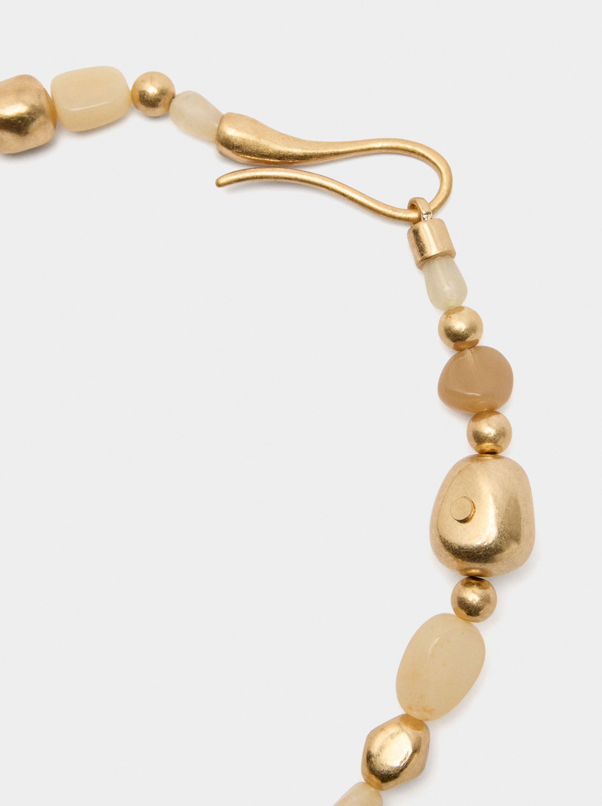 Collar Corto Con Abalorios