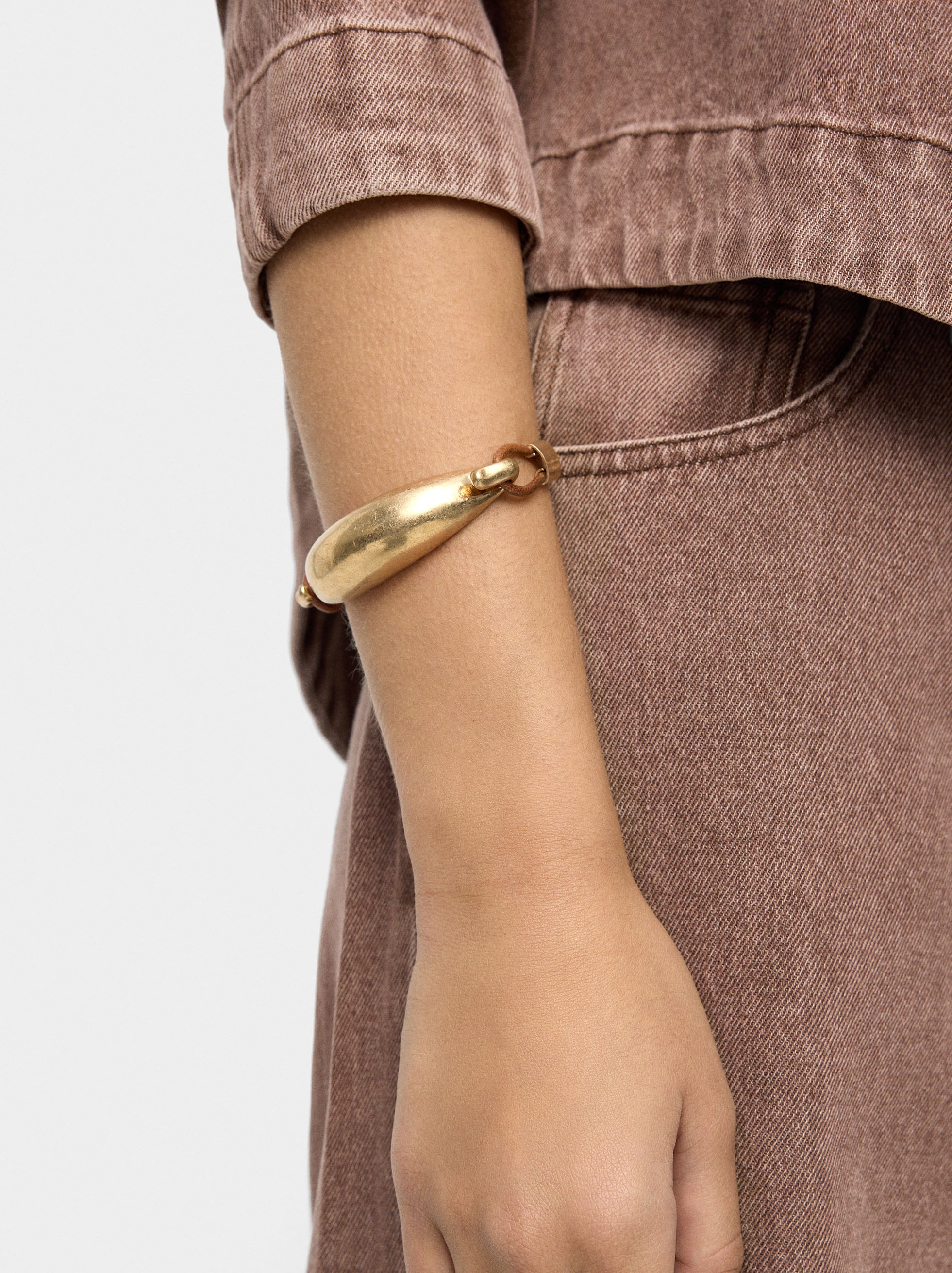 Pulsera Cordón De Piel Con Detalle Metálico