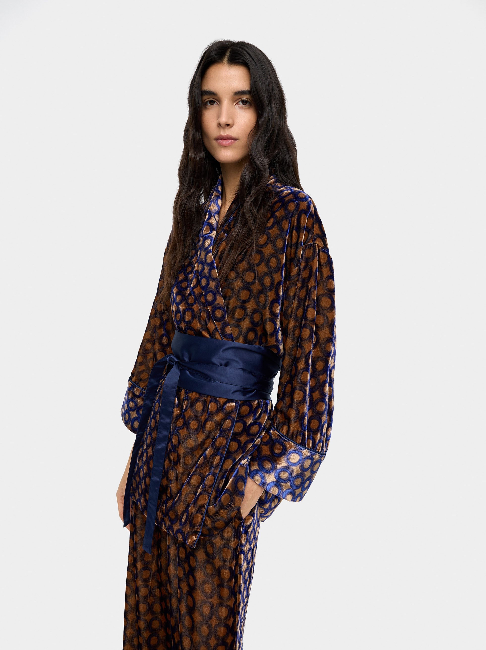 Kimono Aterciopelado Estampado De Círculos