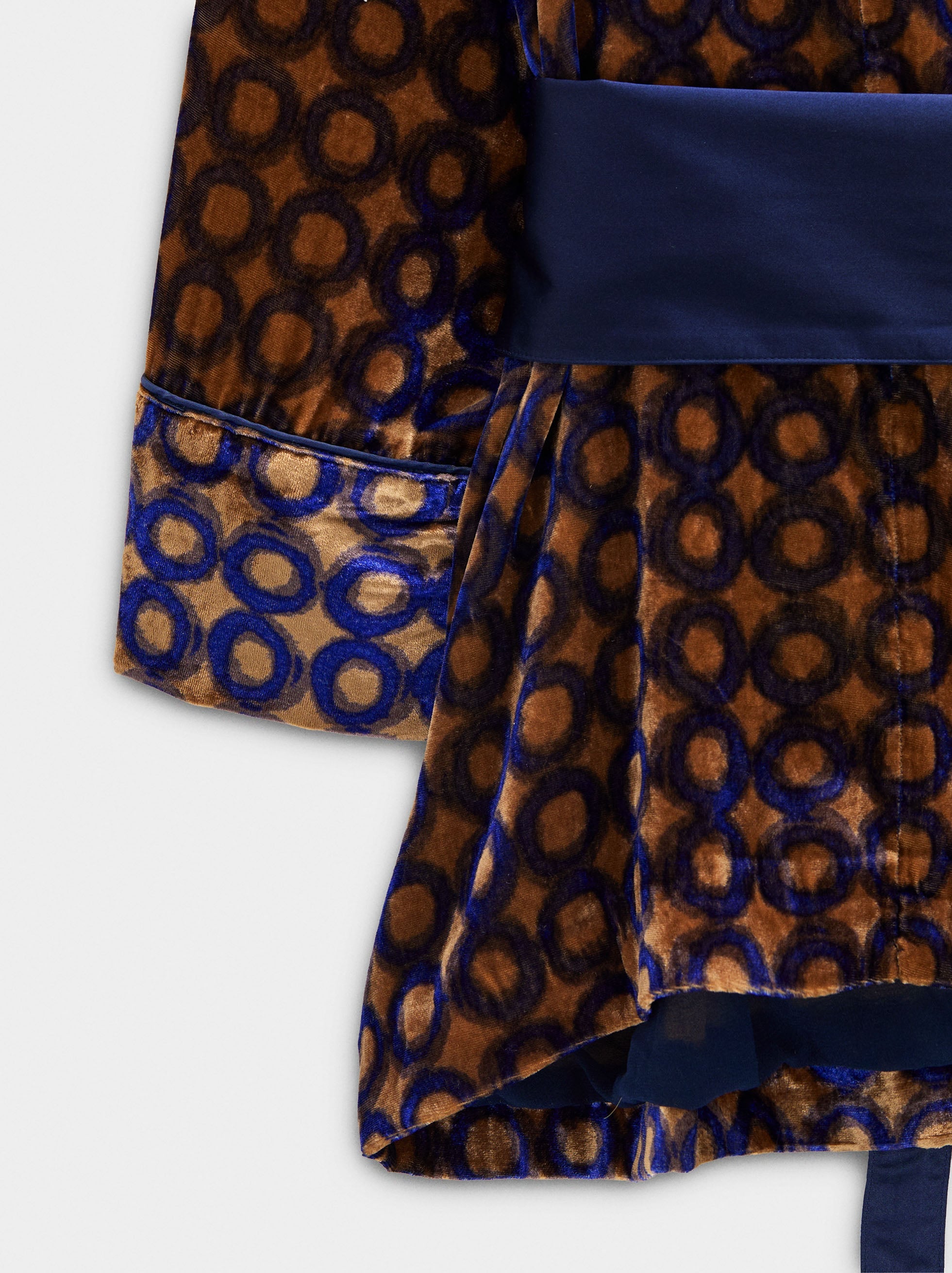 Kimono Aterciopelado Estampado De Círculos