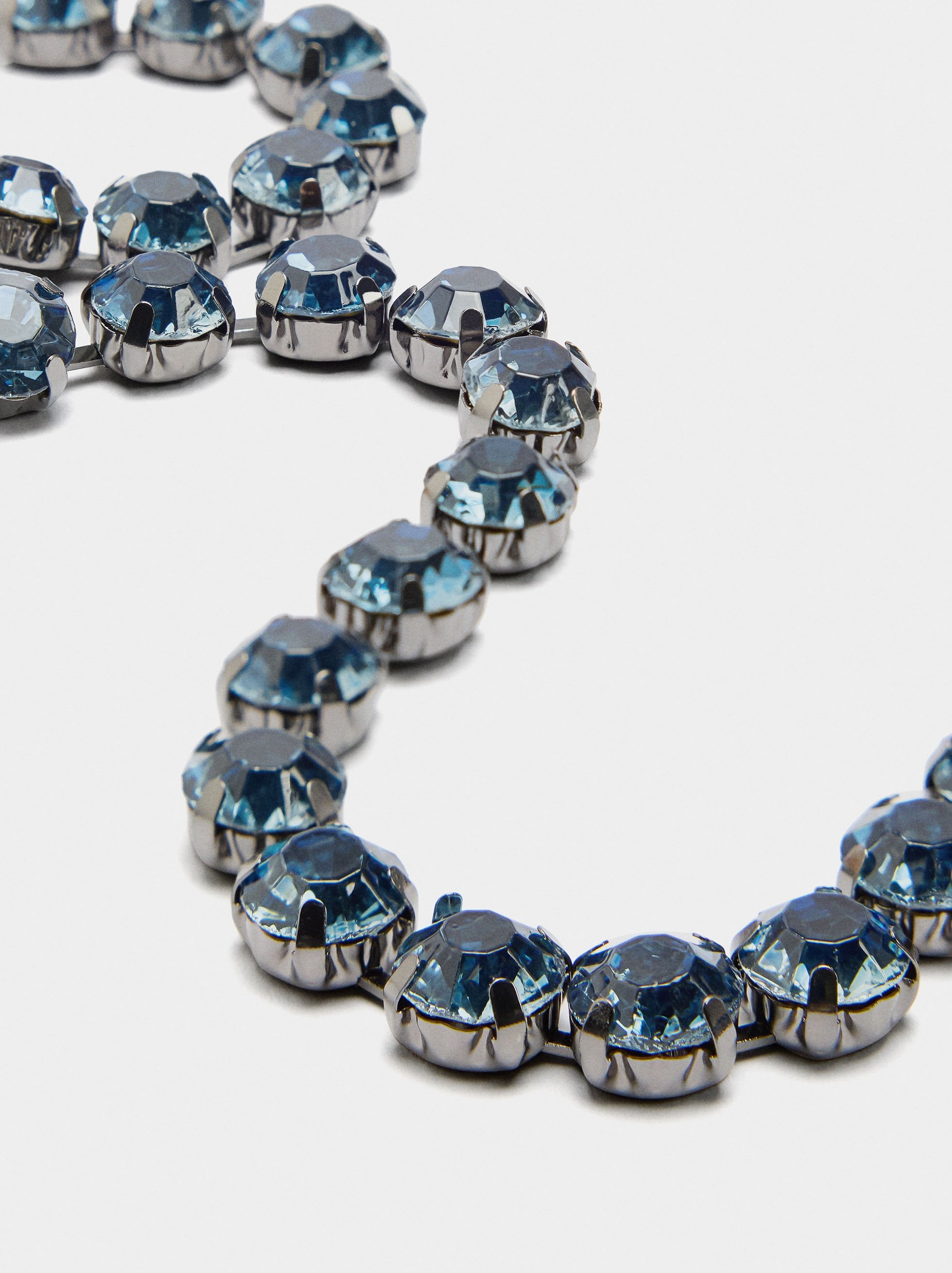Collar Corto Con Cristales