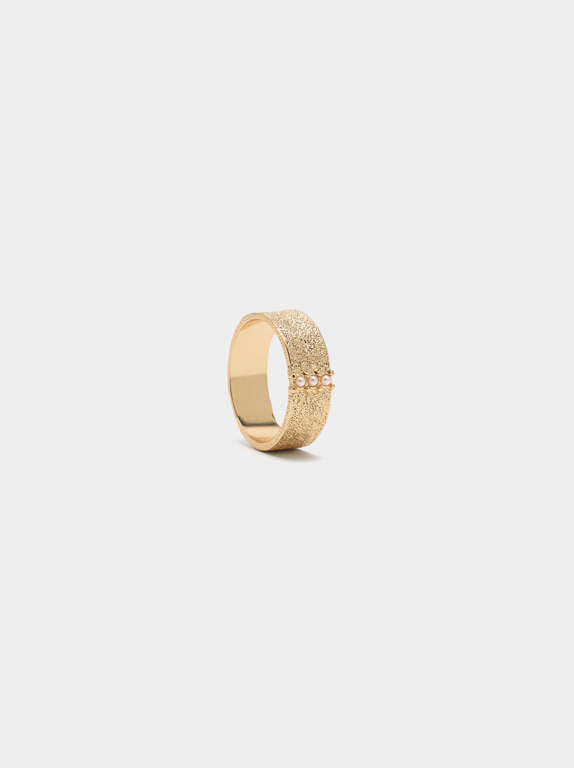 Anillo Con Detalle De Perlas
