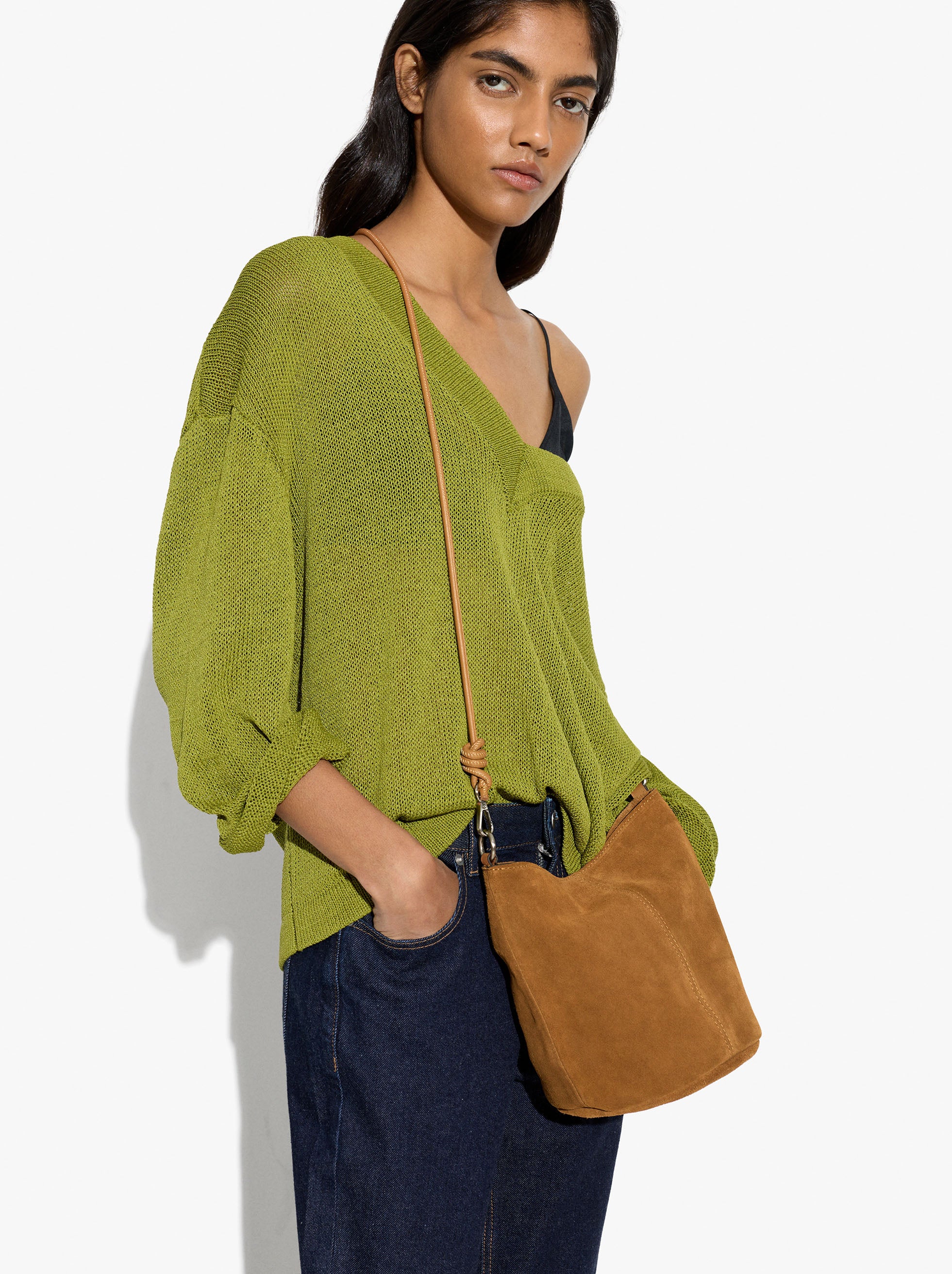Bolso Bucket De Piel Con Bandolera
