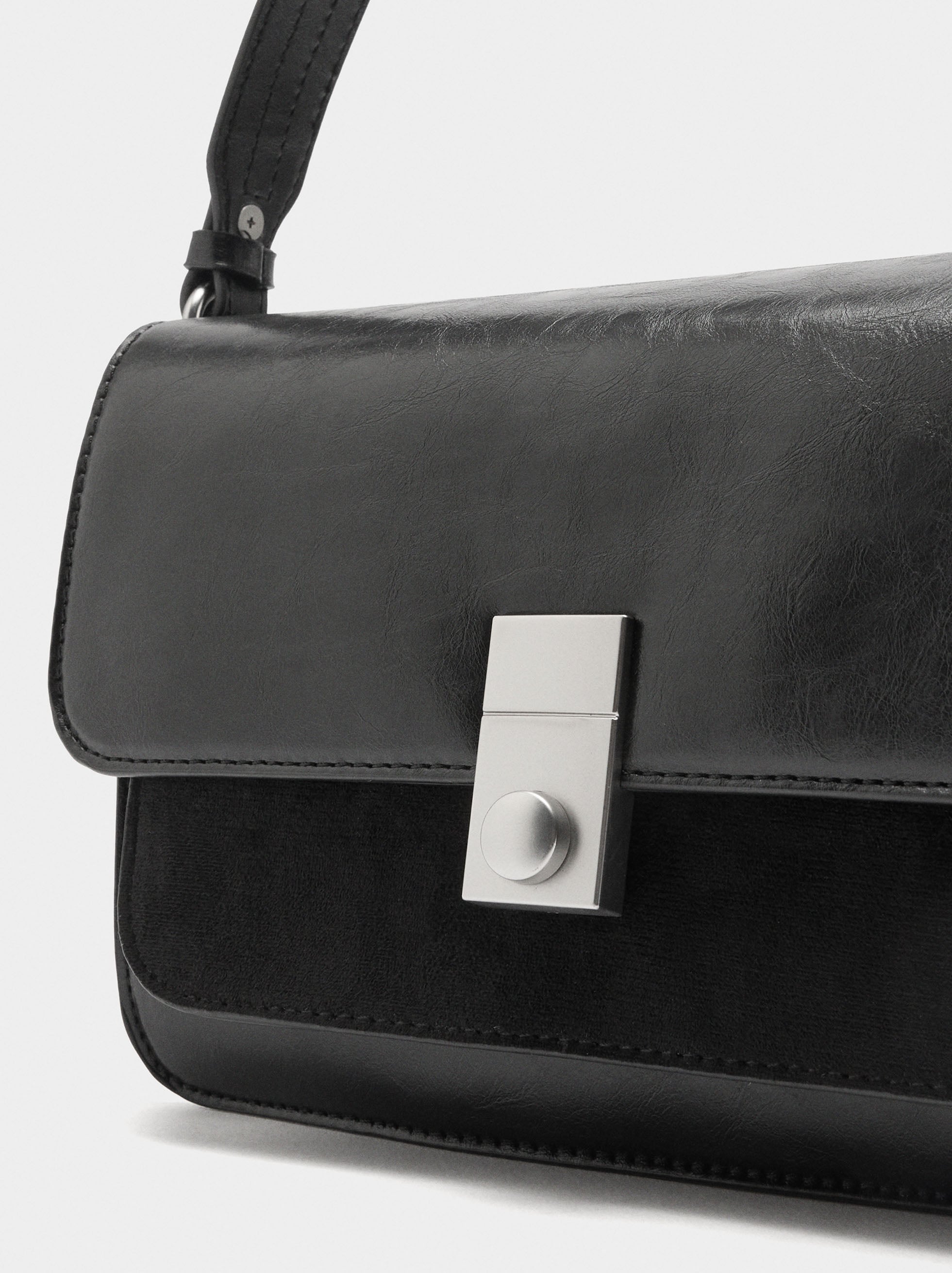 Bolso De Mano Con Solapa
