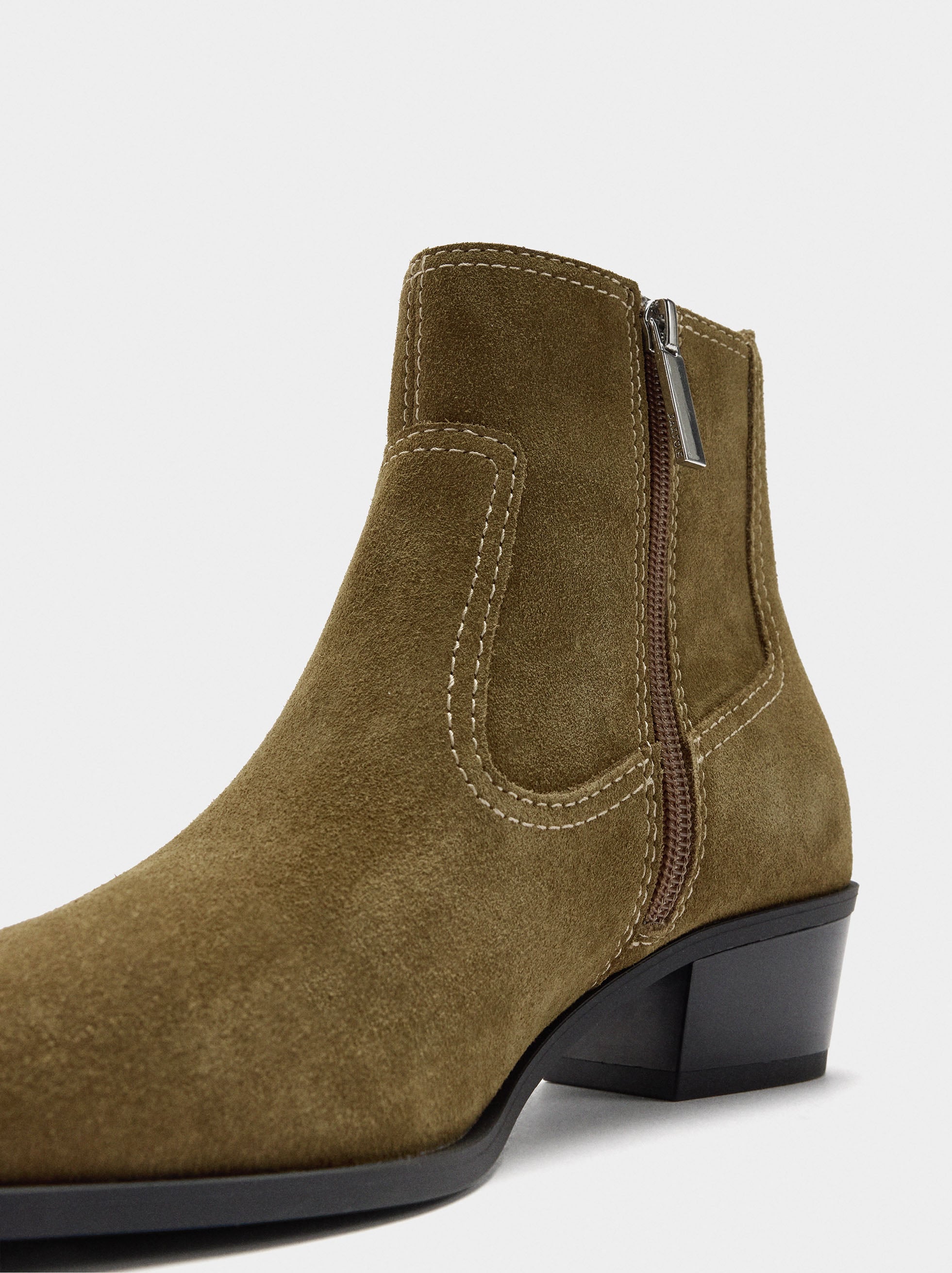 Botines De Piel Con Pespuntes