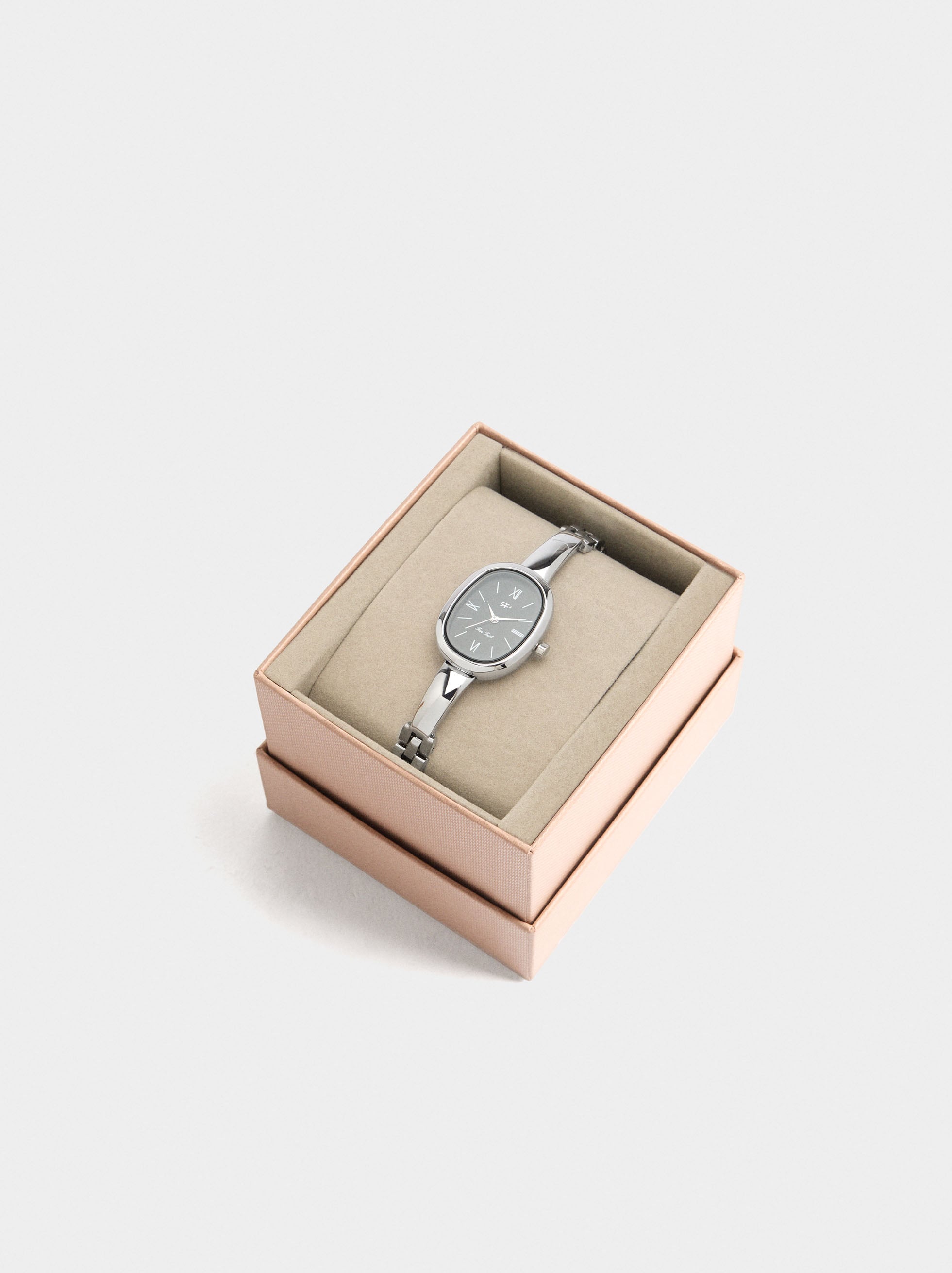 Reloj Ovalado Con Pulsera De Acero Inoxidable